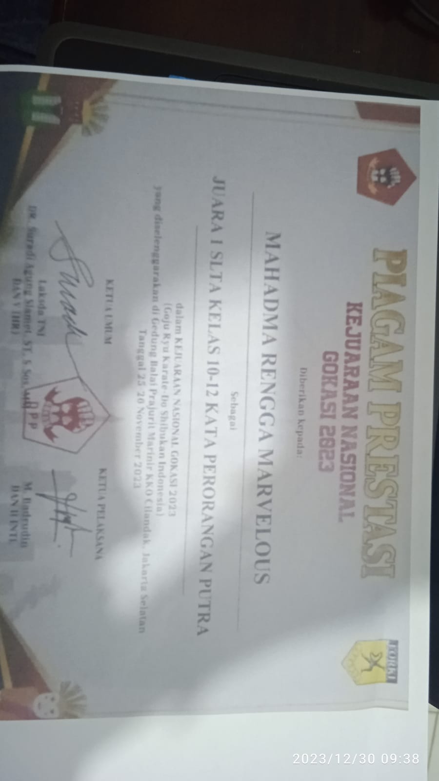 Juara 1 SLTA KELAS 10-12 KATA PERORANGAN PUTRA