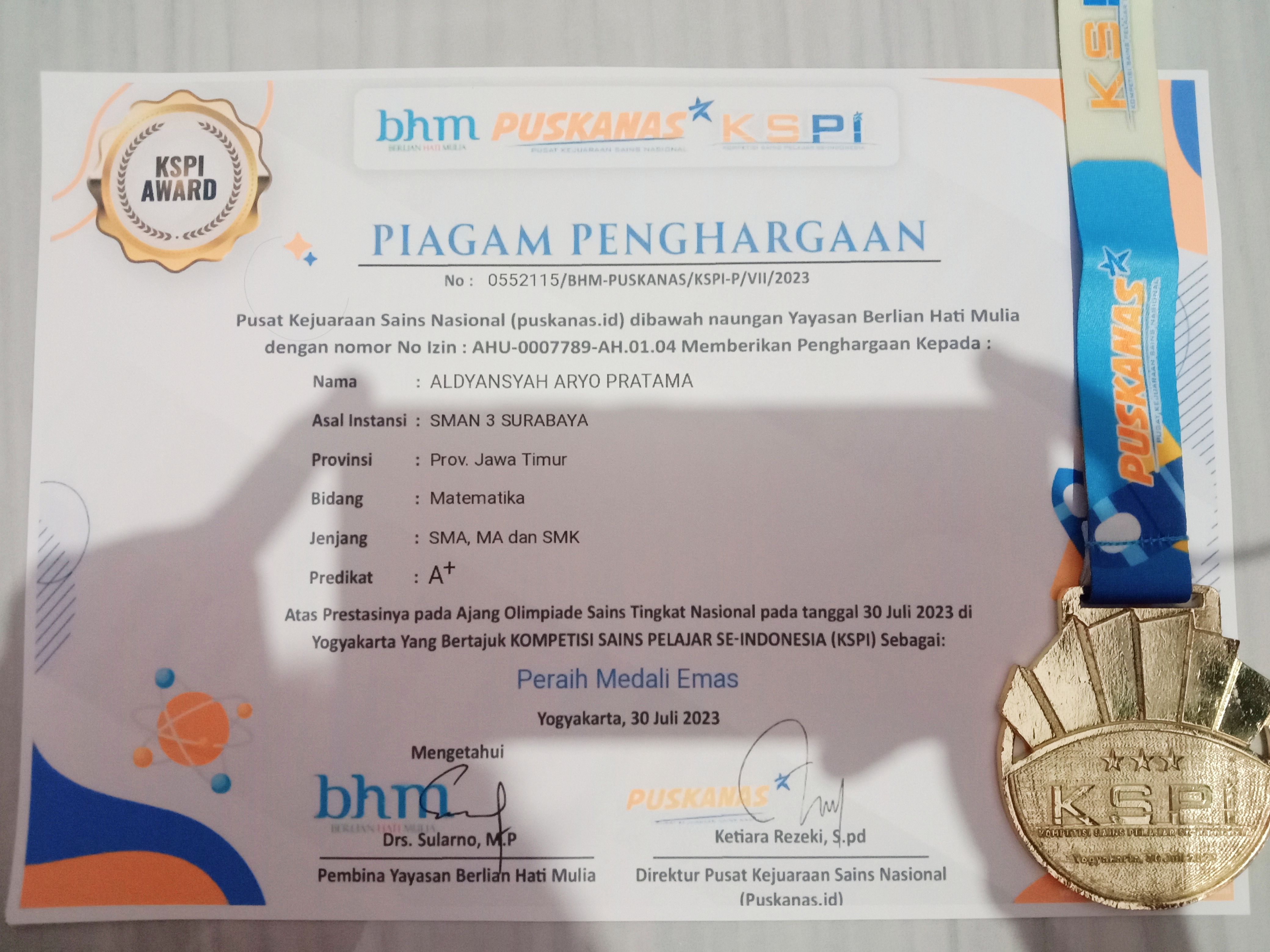 Peraih medali emas olimpiade online matematika jenjang SMA,MA,SMK