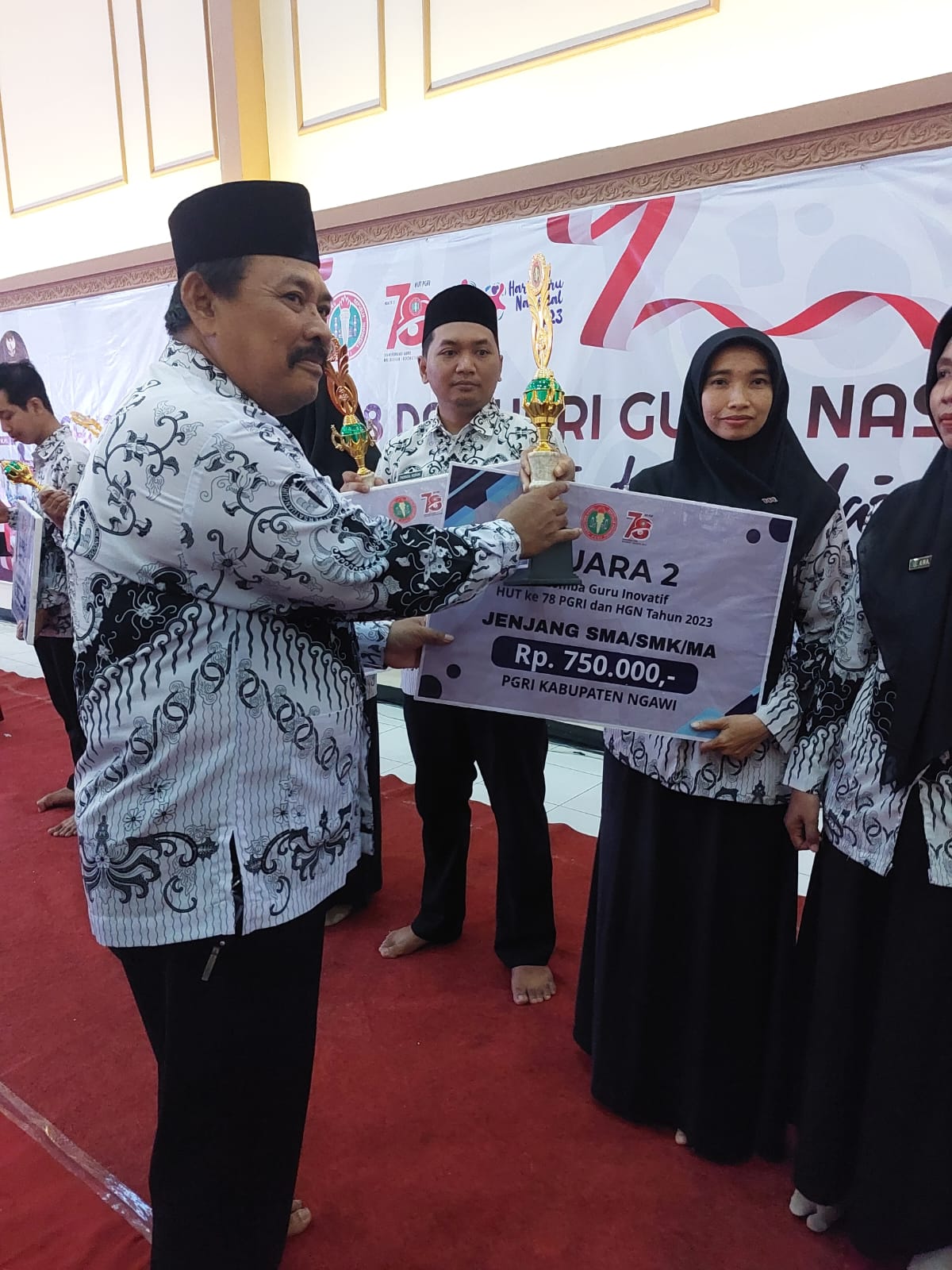 LOMBA GURU INOVATIF HUT PGRI dan HGN 2023