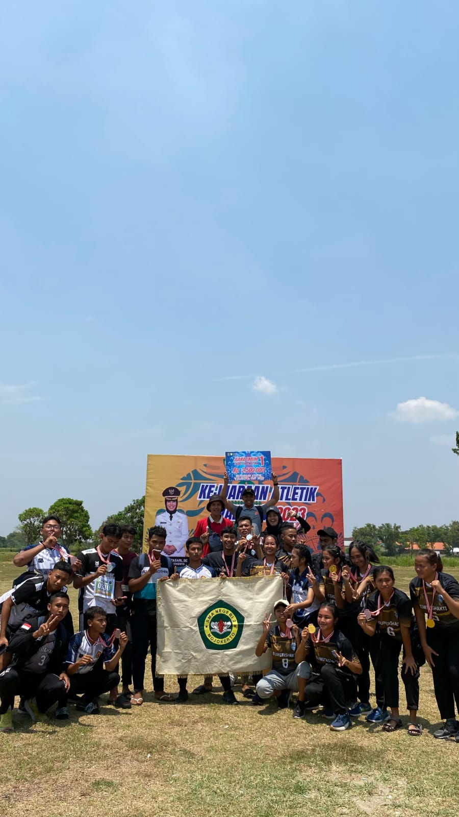 lomba atletik dlm rangka piala walikota JUARA UMUM