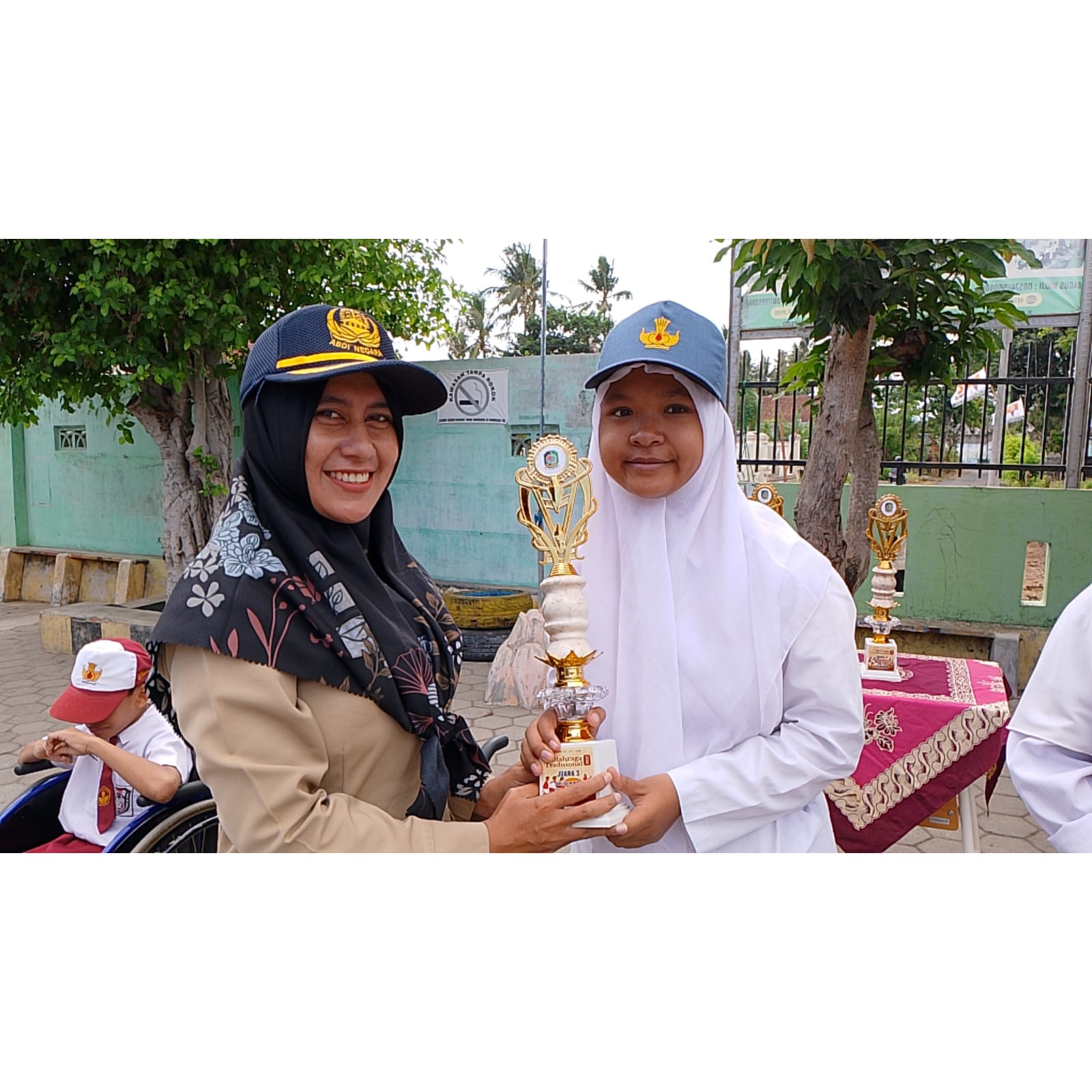 Juara 3 Lari 100 m Putri SMPLB/SMALB