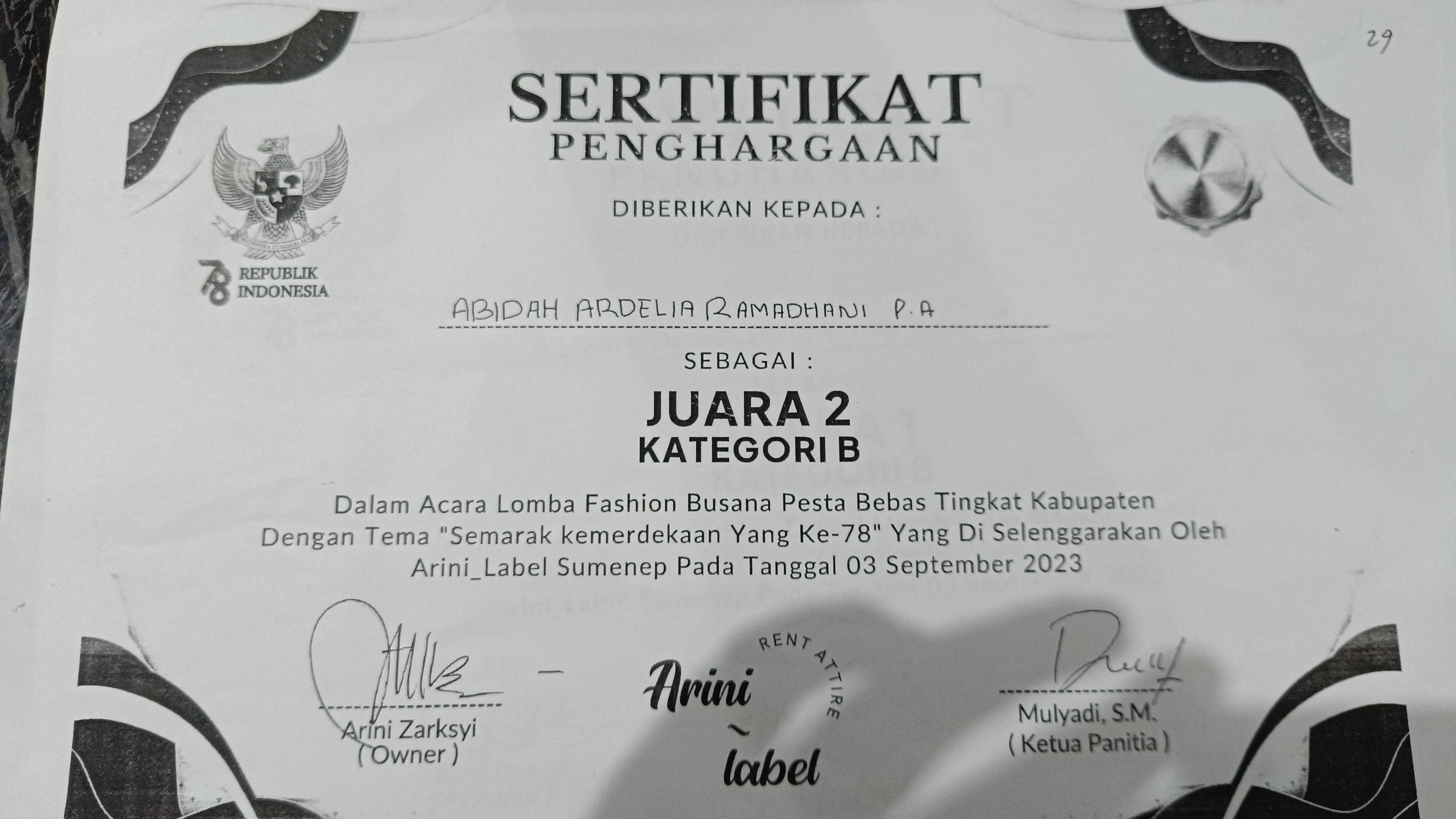 Lomba Fashion Busana Pesta Bebas Tingkat Kabupaten Dengan Tema \