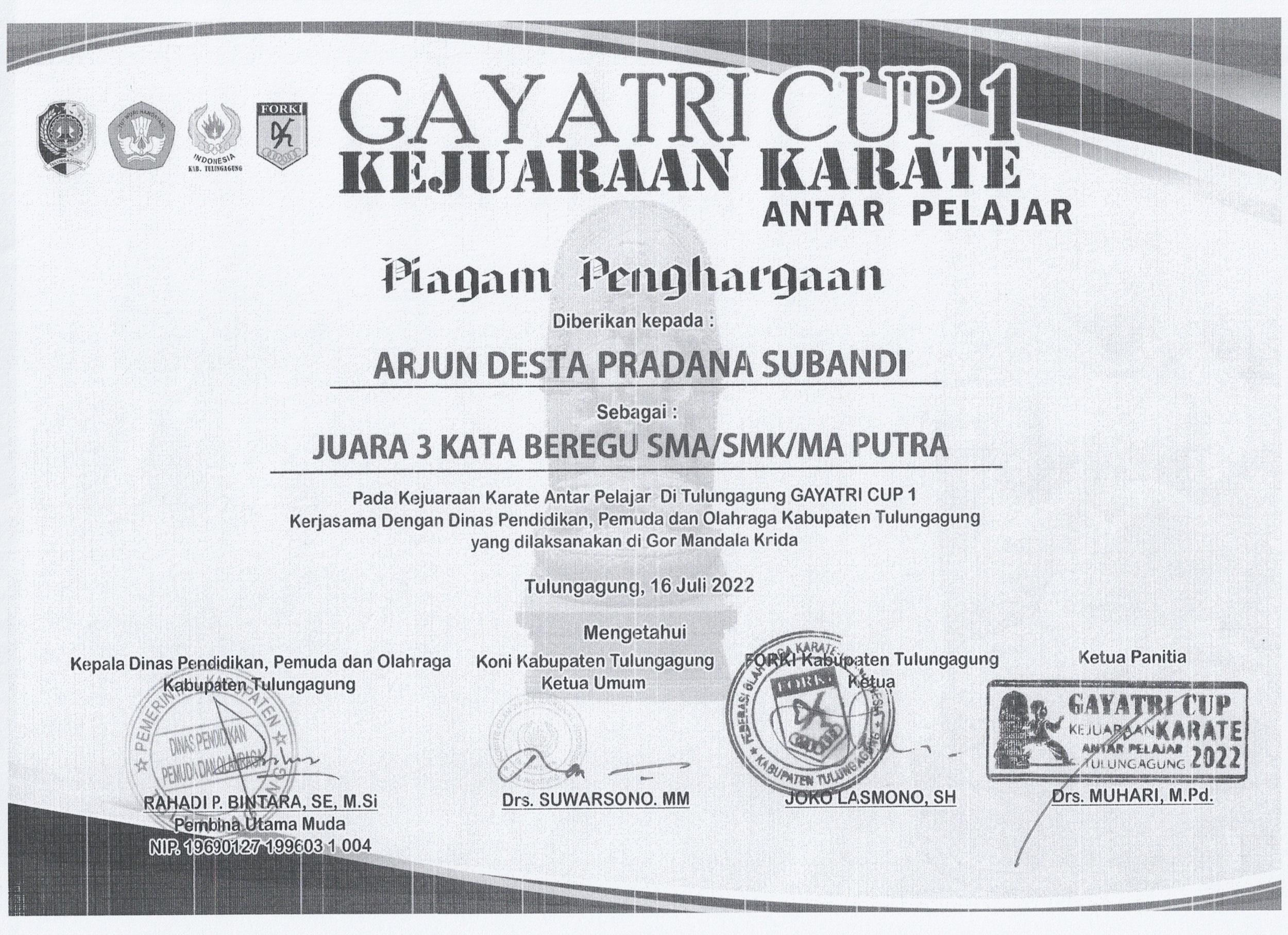 JUARA 3 KATA BEREGU SMA/SMK/MA PUTRA