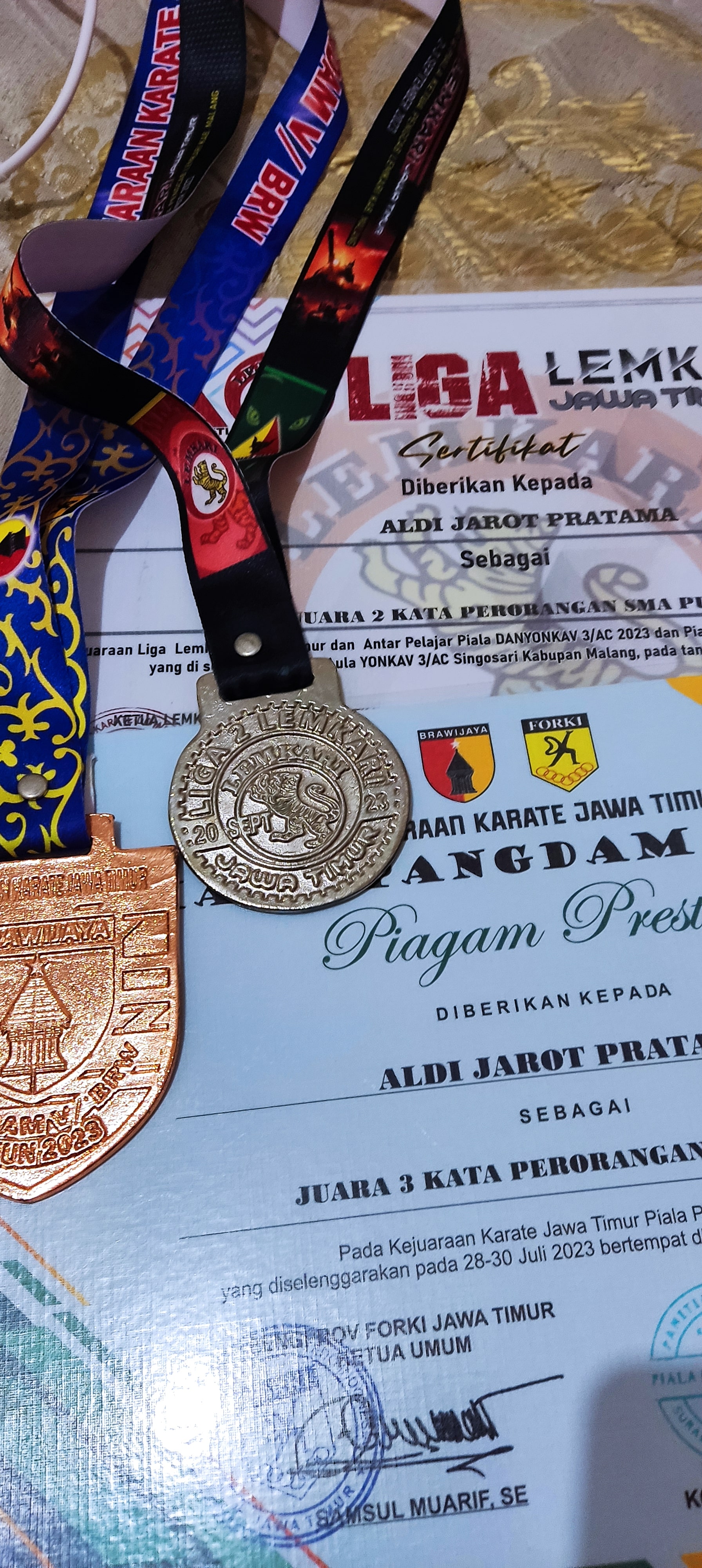 JUARA 2 KATA PERORANGAN SMA PUTRA KEJUARAAN LIGA LEMKARI 2 JAWA TIMUR