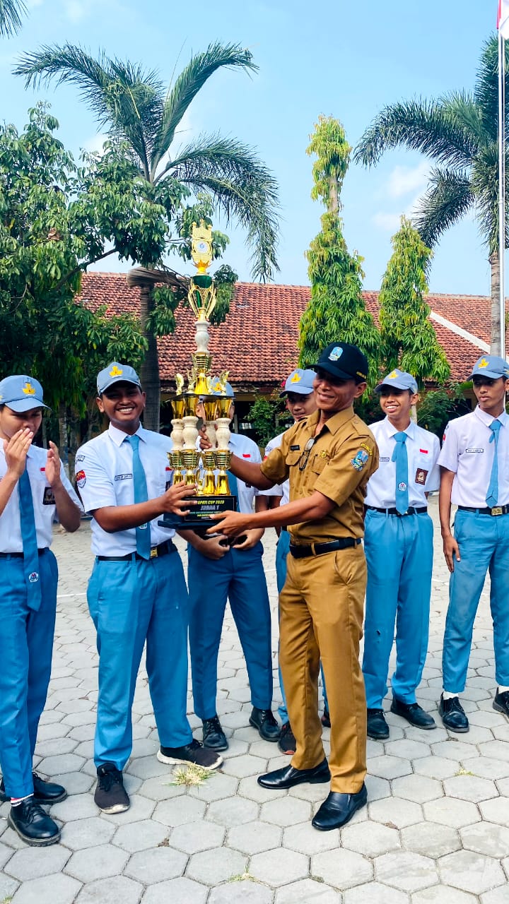 lomba tari Zapin tingkat SMA