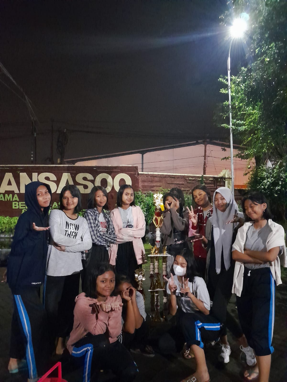 LOMBA KREASI BARIS BERBARIS