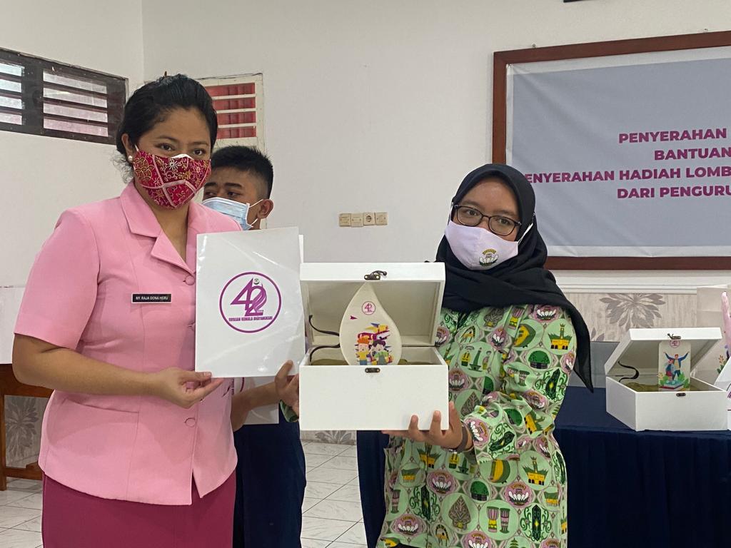 Lomba menulis buku cerita katagori anak-anak jenjang guru dalam rangka peringatan HUT ke 42 Yayasan Kemala Bhayangkari tahun 2022 oleh YKB daerah Jawa Timur