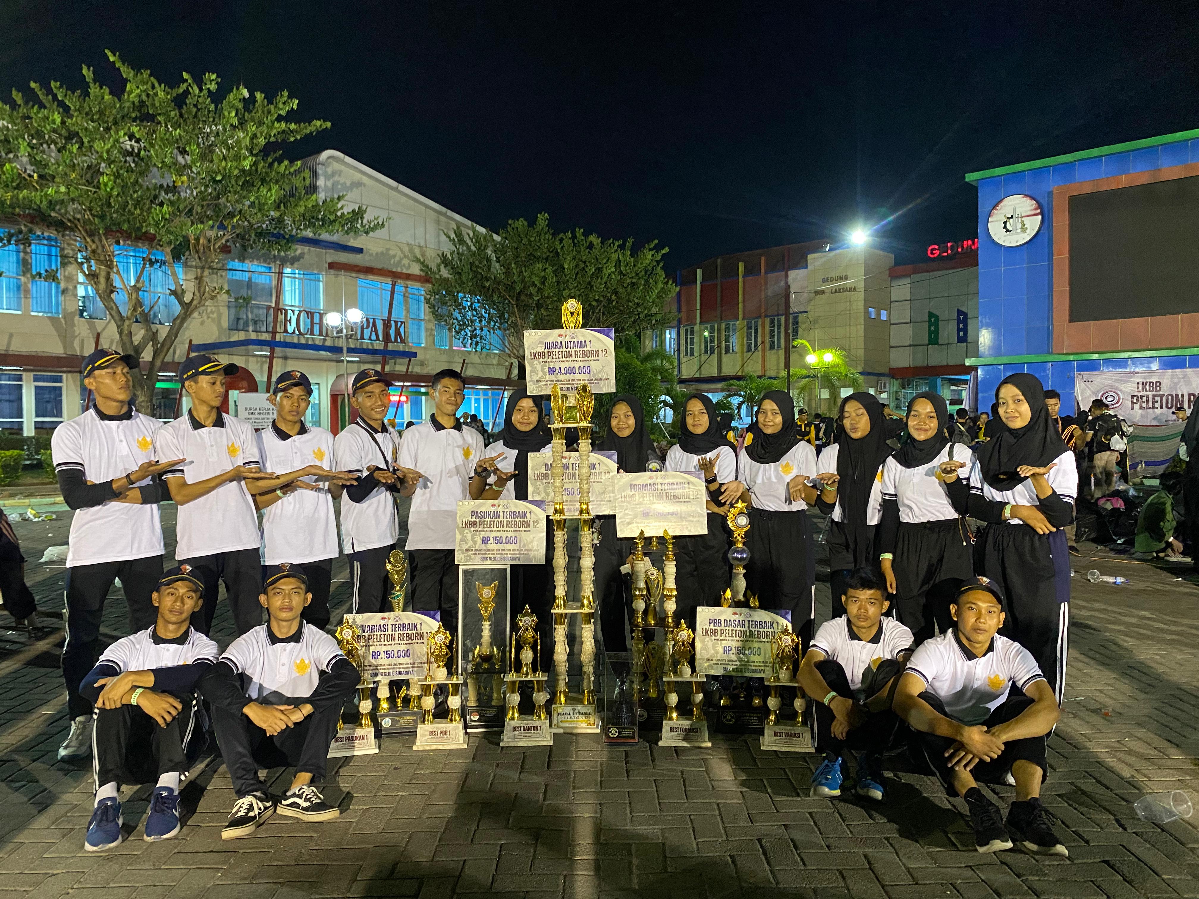 LOMBA PERATURAN BARIS BERBARIS Peleton 12 SMKN 5 Surabaya 2023