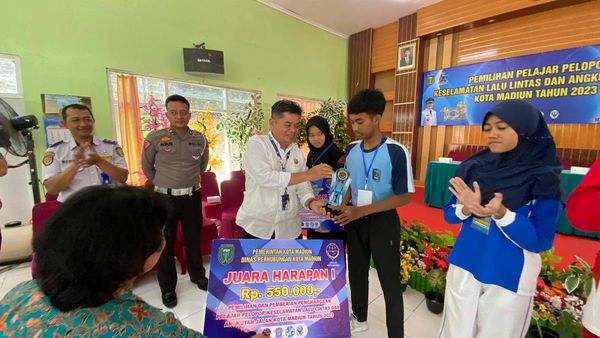 LOMBA PELOPOR PELAJAR TERTIB LALU LINTAS 