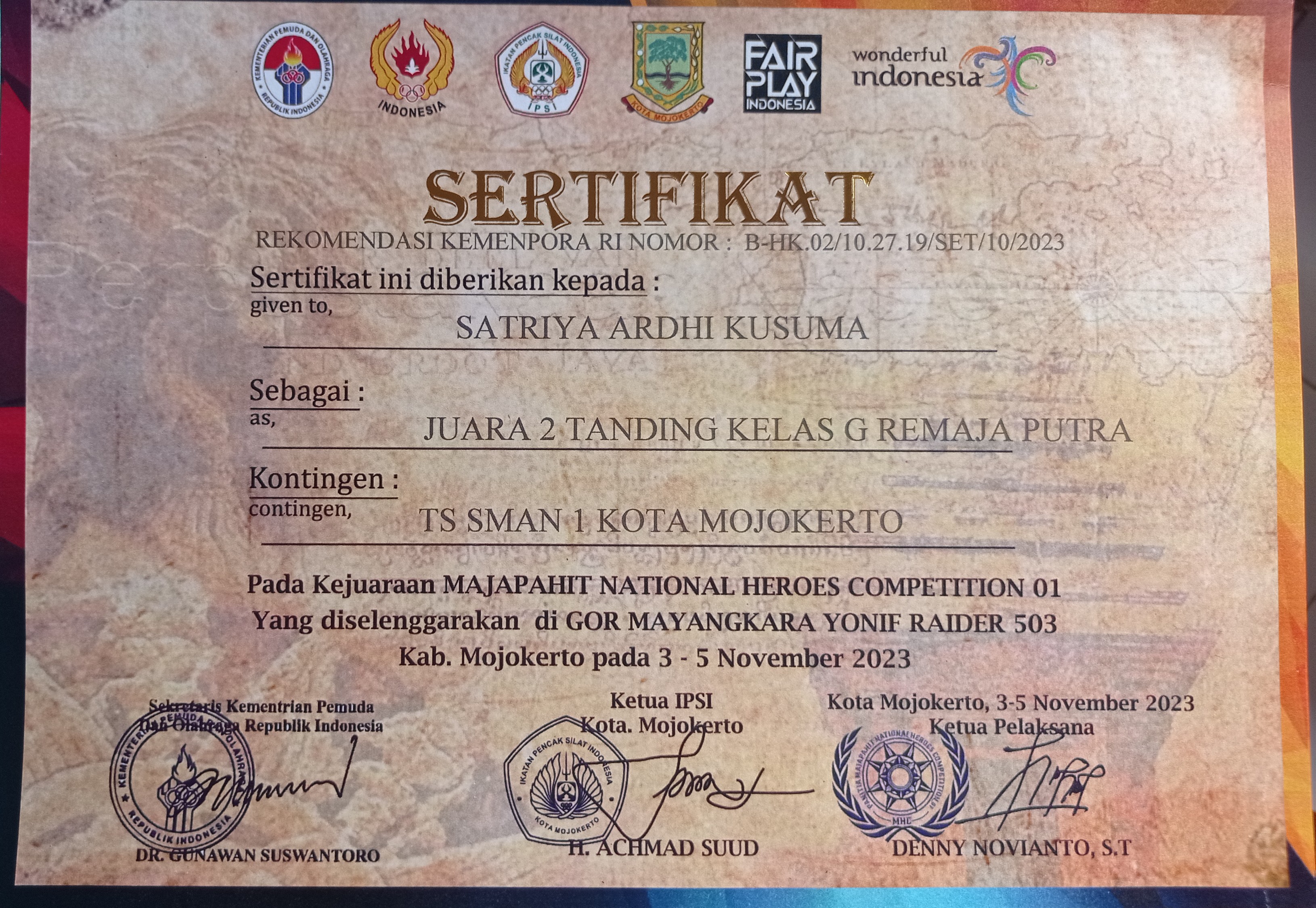 TANDING KELAS G REMAJA PUTRA PADA KEJUARAAN MAJAPAHIT NATIONAL HEROES COMPETITION 01