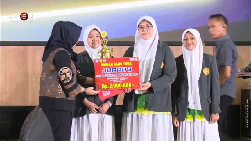 Lomba cerdas cermat semarak bulan Pancasila UNEJ