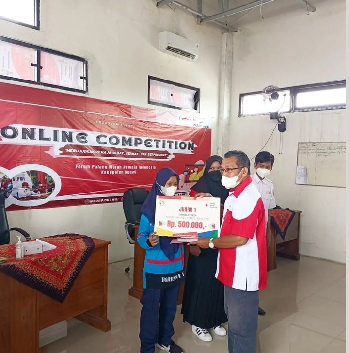 Juara 1 Lomba Video dan Juara 3 Lomba Poster dalam online competition yang diselenggarakan oleh forum palang merah remaja.