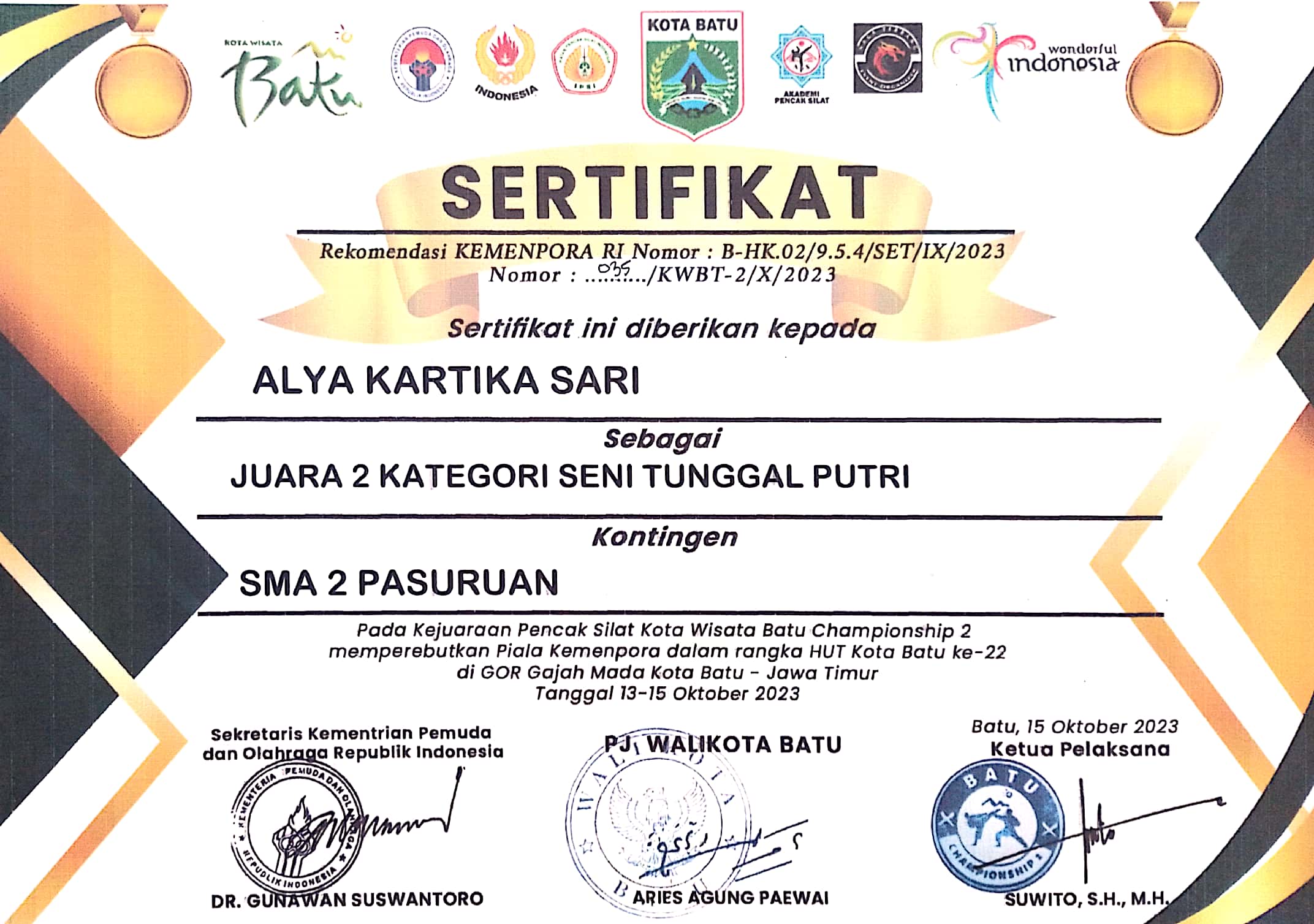 JUARA 2 KATEGORI SENI TUNGGAL PUTRI