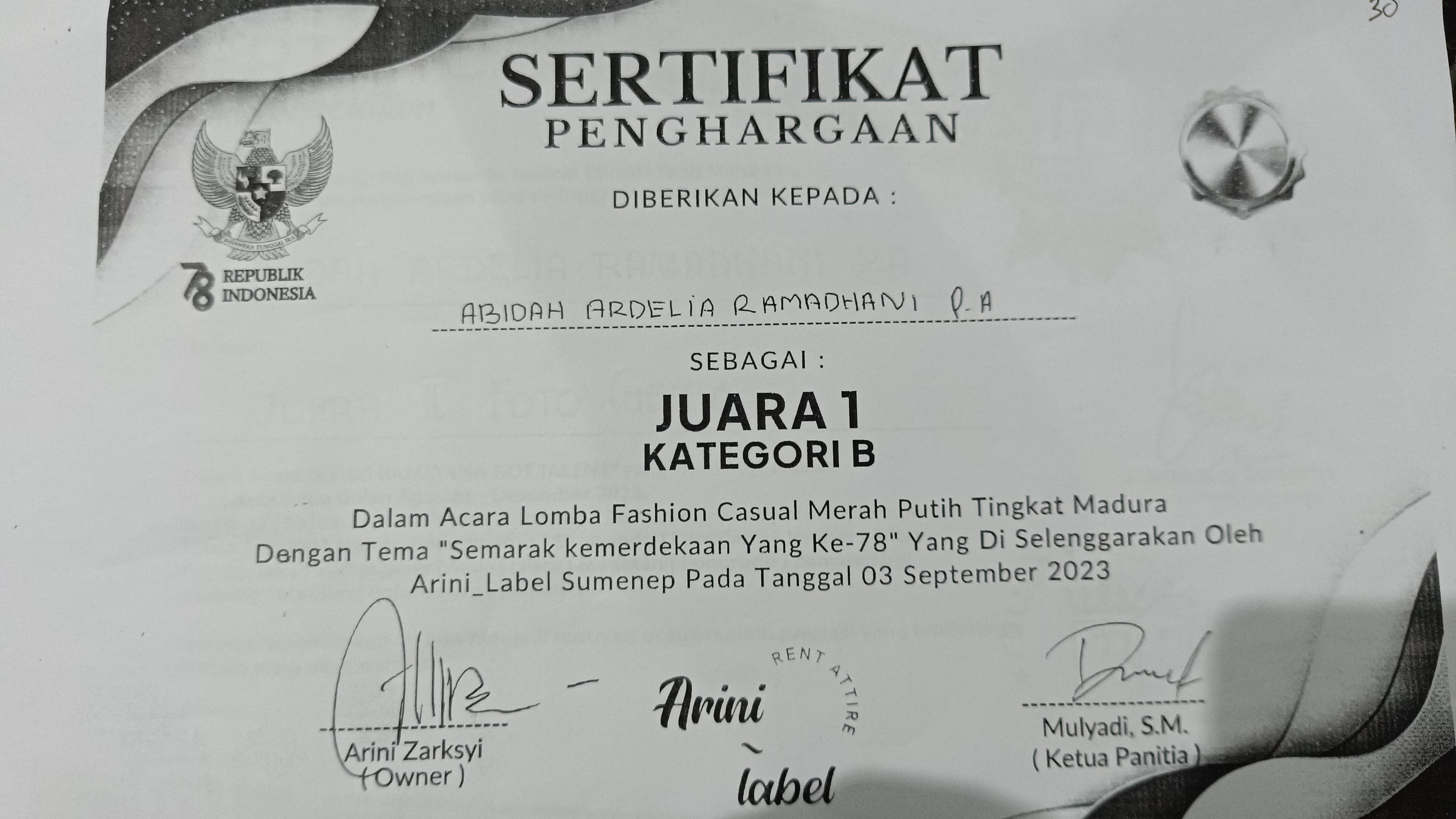 LOMBA FASHION CASUAL MERAH PUTIH TINGKAT MADURA DENGAN TEMA \