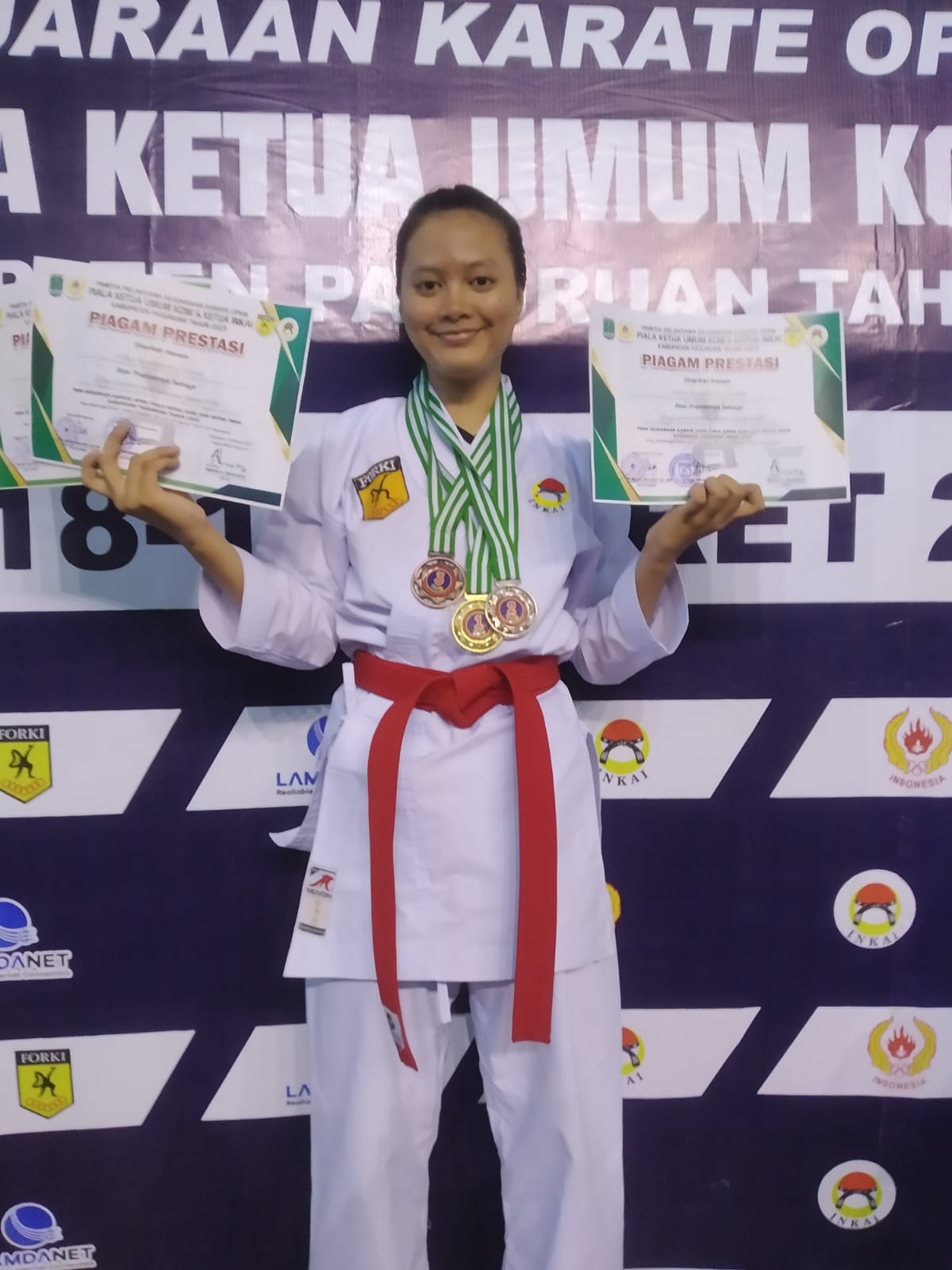 Kejuaraan Karate Open Juara 1 Kata Perorangan Junior Putri