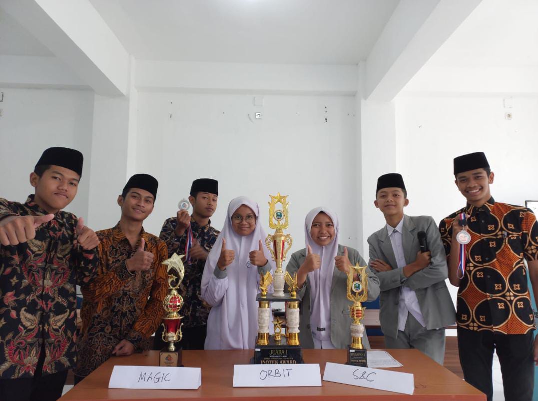 Lomba Inovasi Teknologi (INOTEK AWARD)