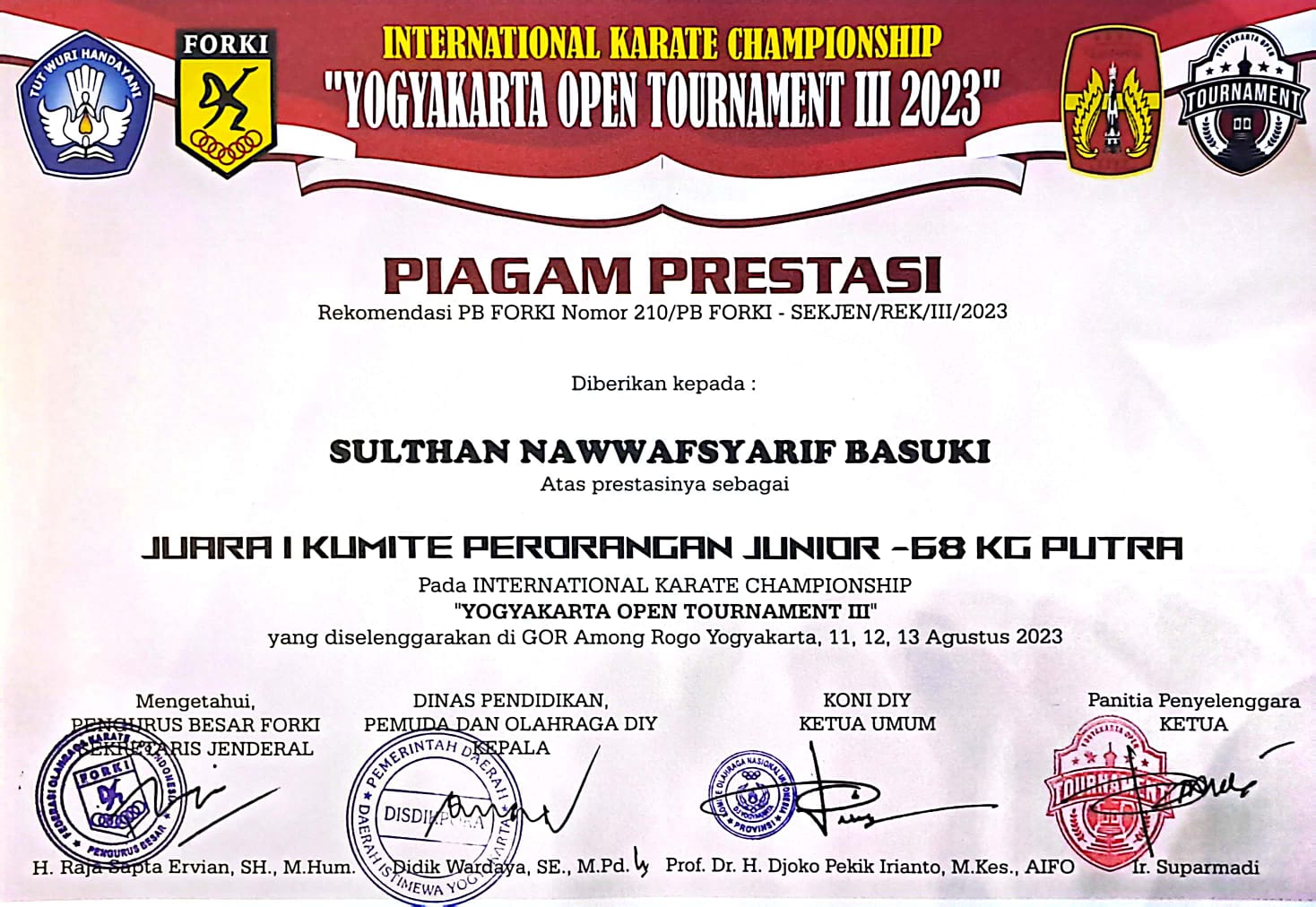 JUARA 1 KARATE KUMITE PERORANGAN JUNIOR -58 KG PUTRA PADA INTERNATIONAL KARATE CHAMPIONSHIP \