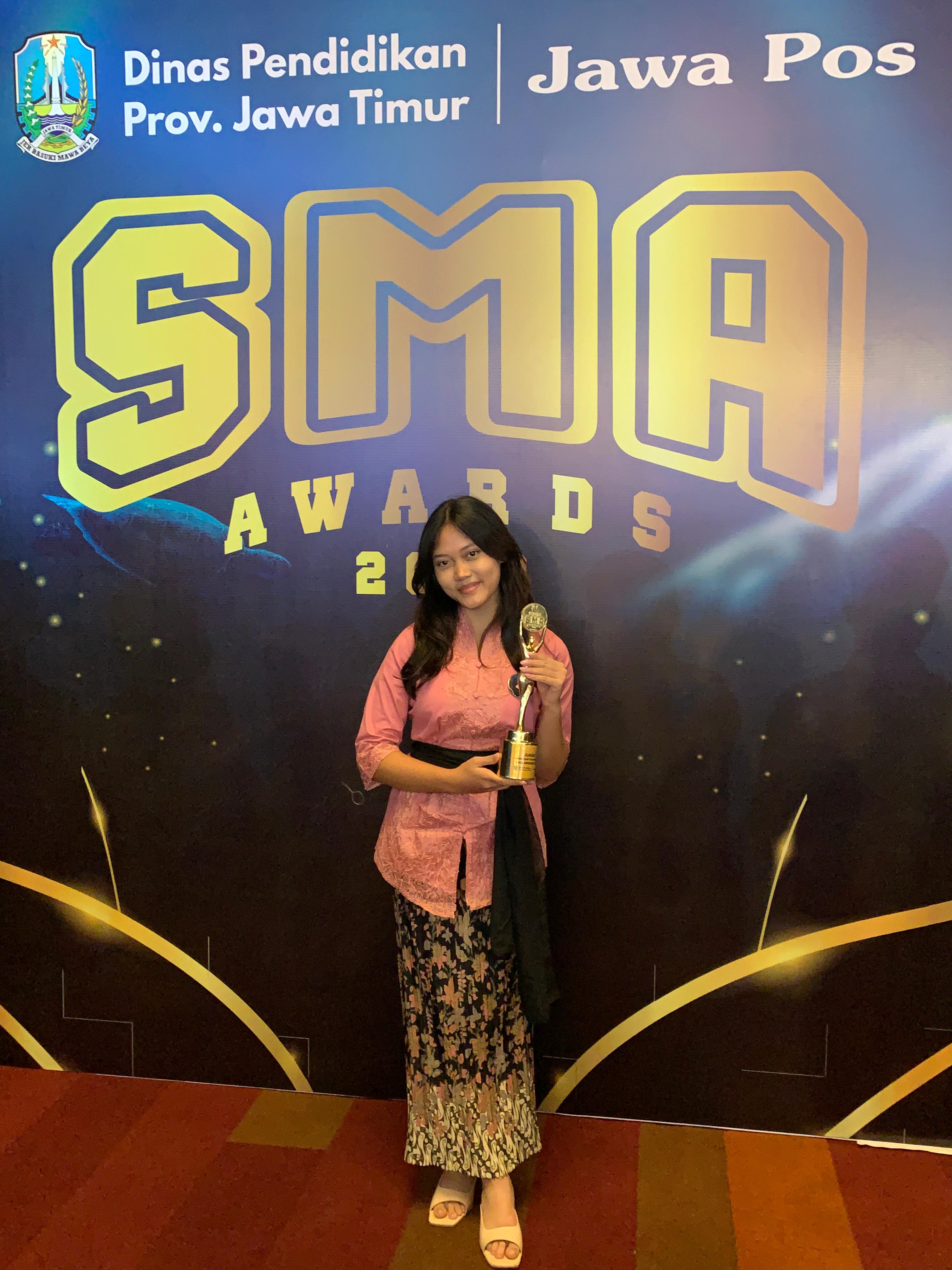 GOLD SMA AWARDS  KATEGORI LOMBA DEBAT BAHASA INGGRIS