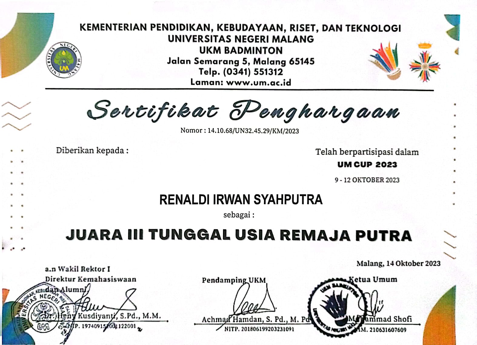 Juara 3 tunggal usia remaja putra