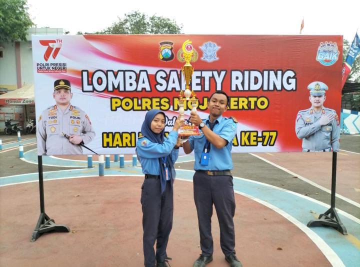 Lomba Safety Riding