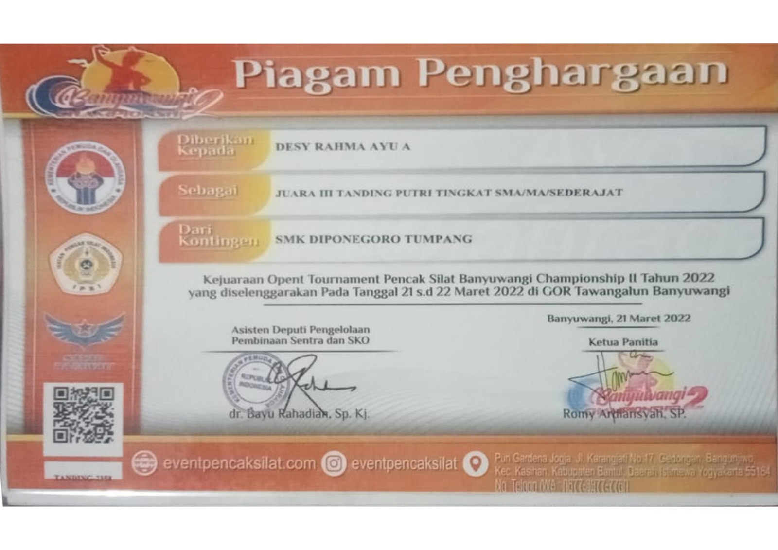 JUARA 3 TANDING PUTRI TINGKAT SMA/MA SEDERAJAT