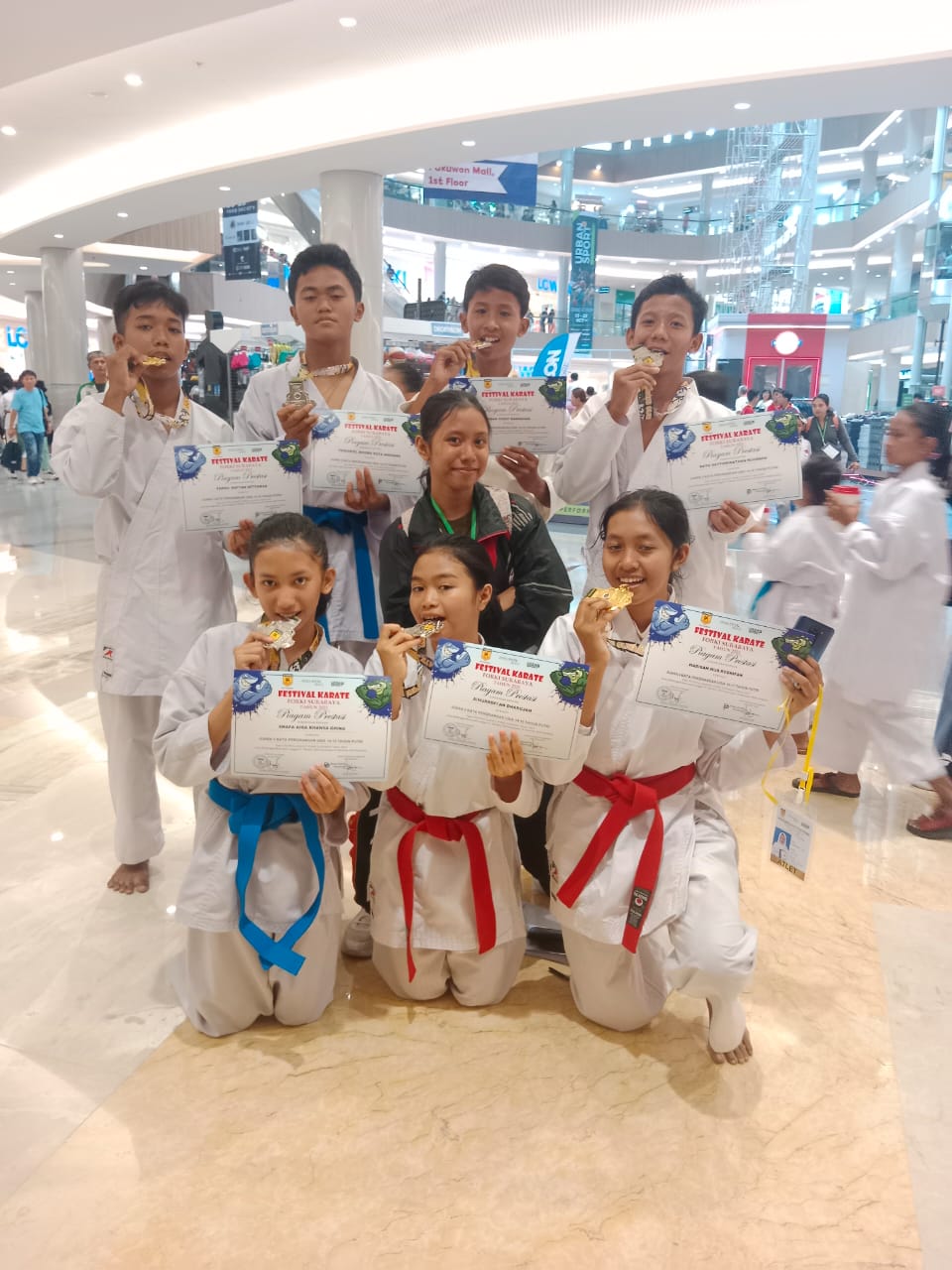 FESTIVAL KARATE FORKI SURABAYA - KATEGORI KATA PERORANGAN USIA 16 - 17 TAHUN PUTRI