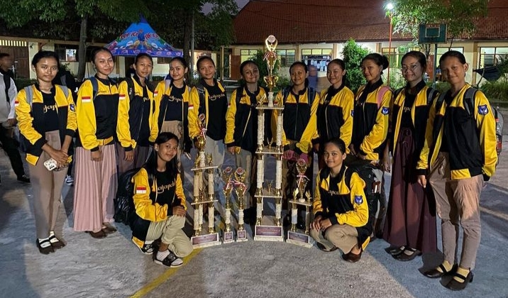 LOMBA KREASI BARIS BERBARIS