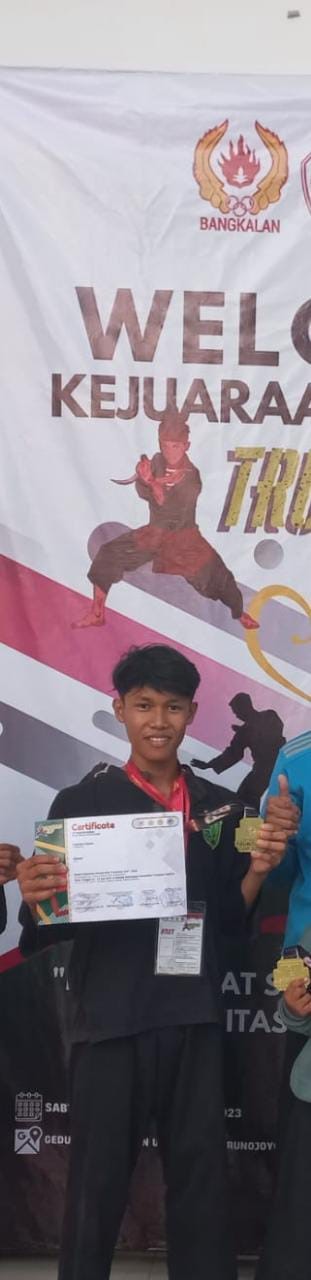 Juara 1 Tanding Kategori remaja Putra UTM Cup