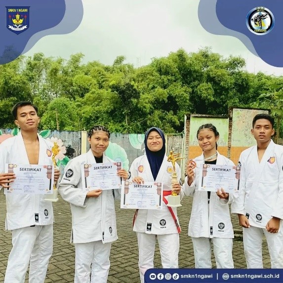 Juara 2 Newaza kelas -62kg U-18 Putra, Juara 2 Newaza kelas -52kg U-18 Putri, Juara 3 fighting system kelas -46kg U-18 Putri, Juara 3 fighting system kelas -46 kg U-18 Putri dalam kejuaraan Antar pelajar \