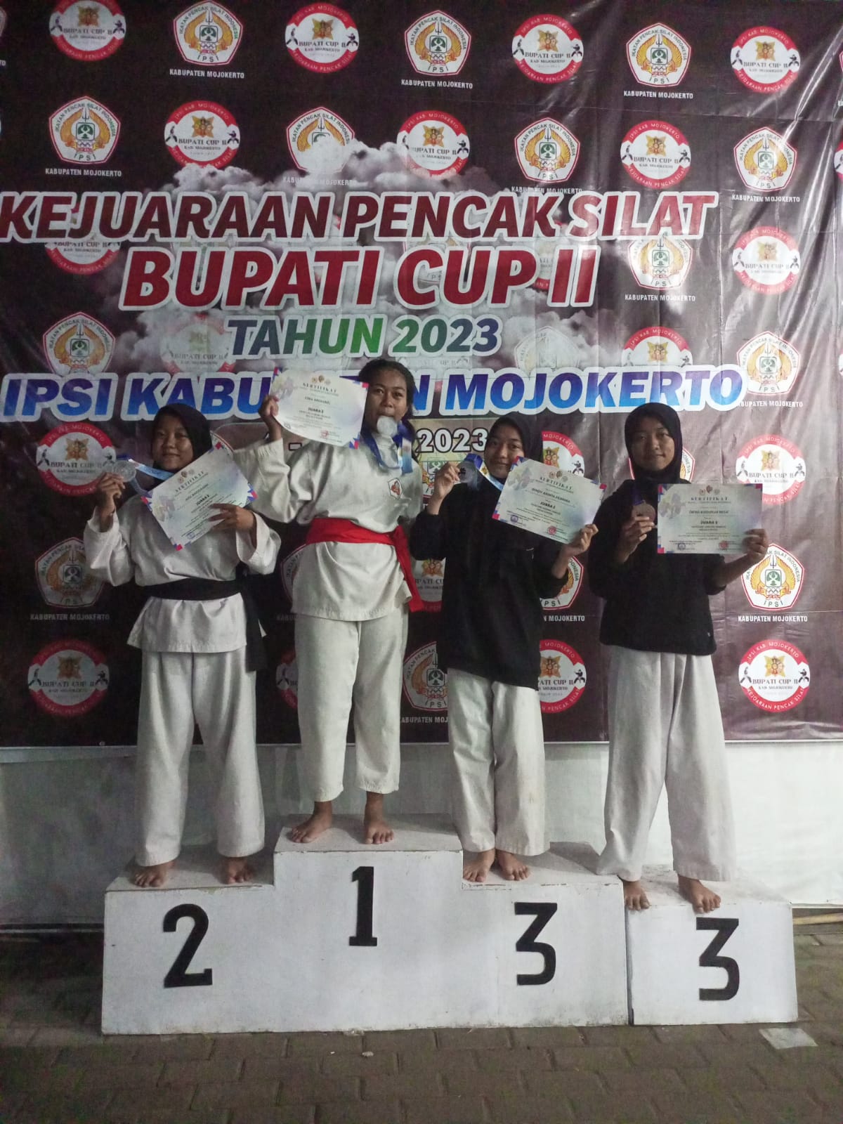 Bupati Mojokerto Cup Cabang Olahraga Pencak Silat Kategori Tanding Remaja Kelas A Putri