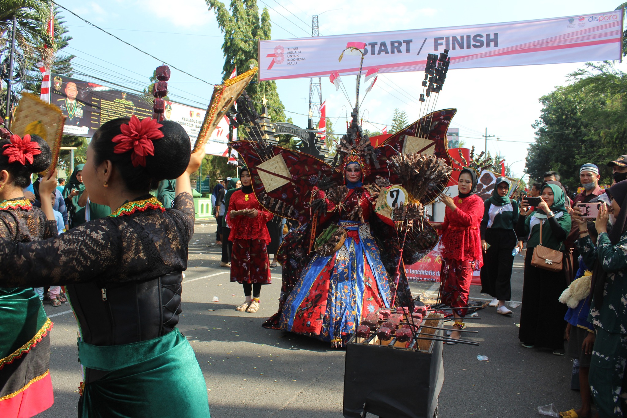 JUARA 1 LOMBA KARNAVAL DALAM RANGKA HUT RI KE-78 SE-KABUPATEN BANGKALAN