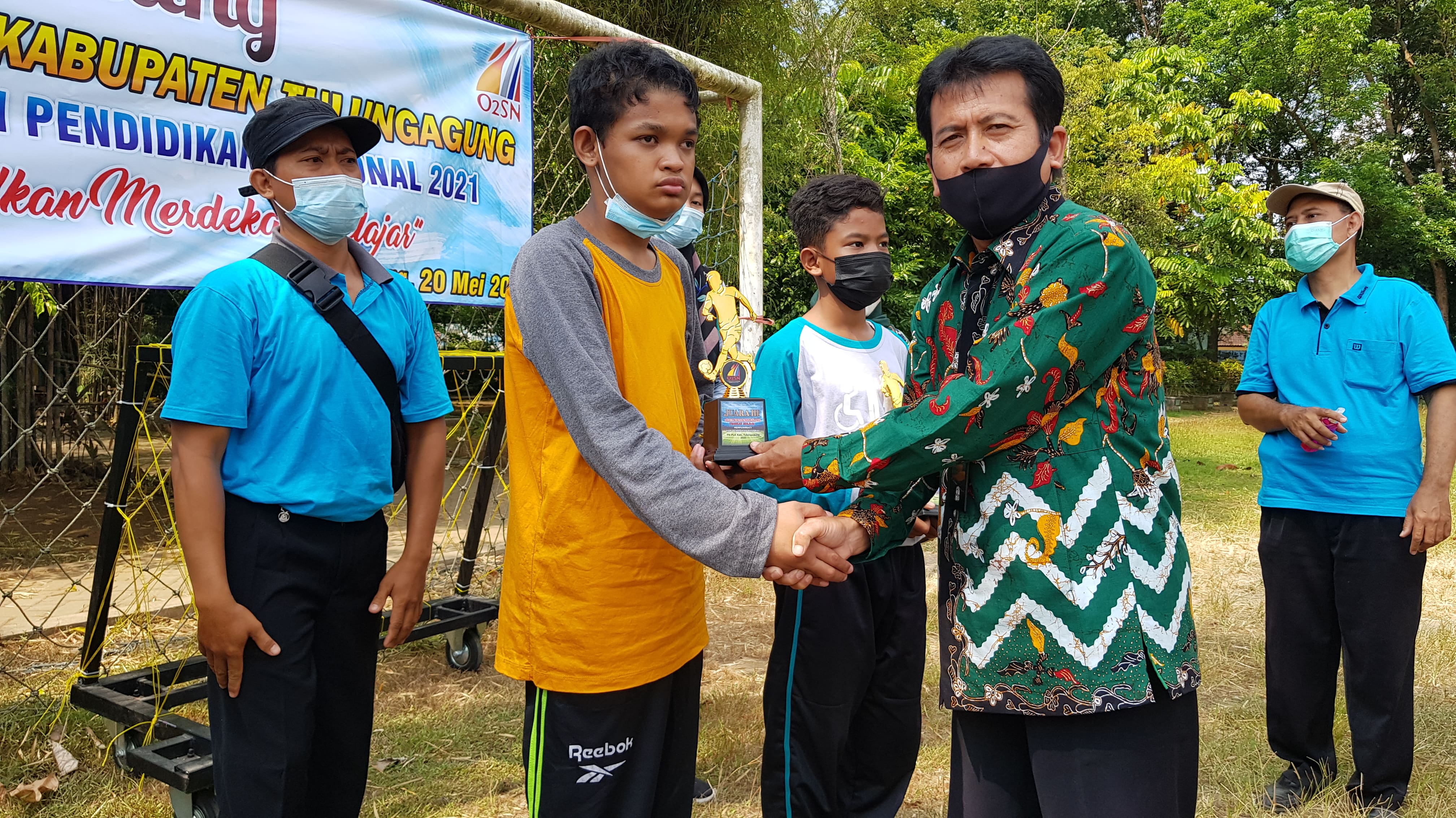 Lomba Olimpiade Olahraga Siswa Nasional Kategori Tendangan Pinalti