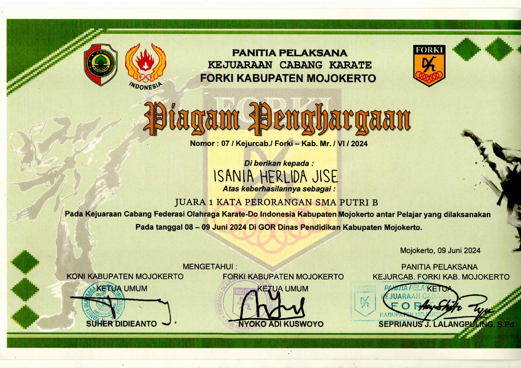 KEJUARAAN CABANG FEDERASI OLAHRAGA KARATE-DO INDONESIA KABUPATEN MOJOKERTO KUMITE +55KG SMA PUTRI B