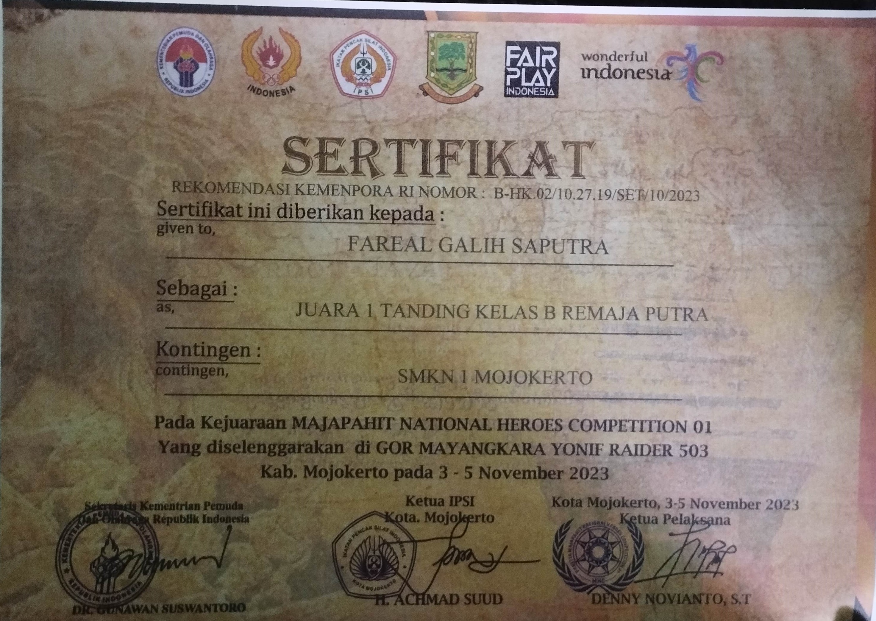 Juara 1 Kelas B Remaja Putra Majapahit National Heroes Competition 1