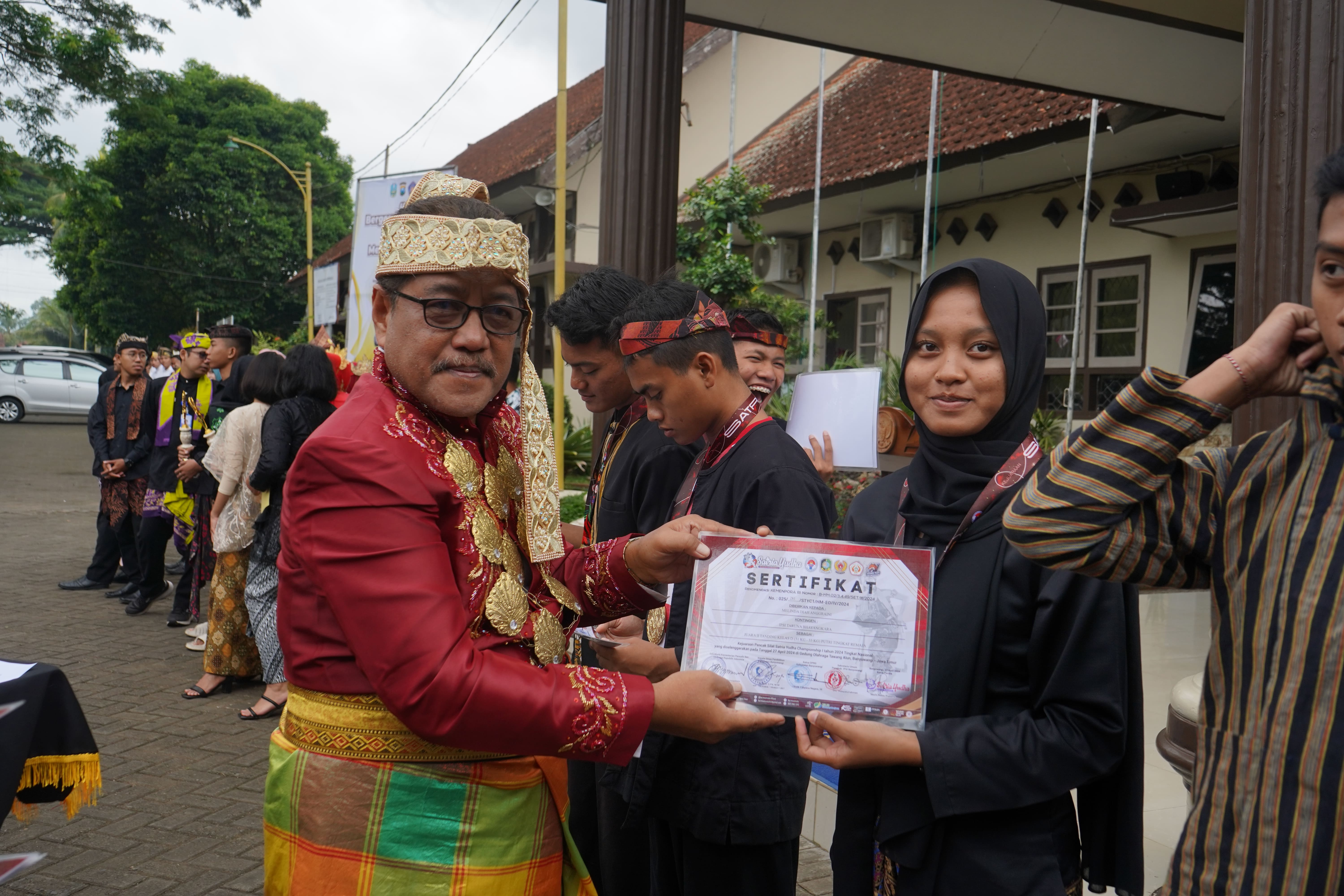 JUARA 2 TANDING KELAS D (51 KG - 55 KG) PUTRI TINGKAT REMAJA PADA KEJUARAAN PENCAK SILAT SATRIA YUDHA CHAMPIONSHIP 1