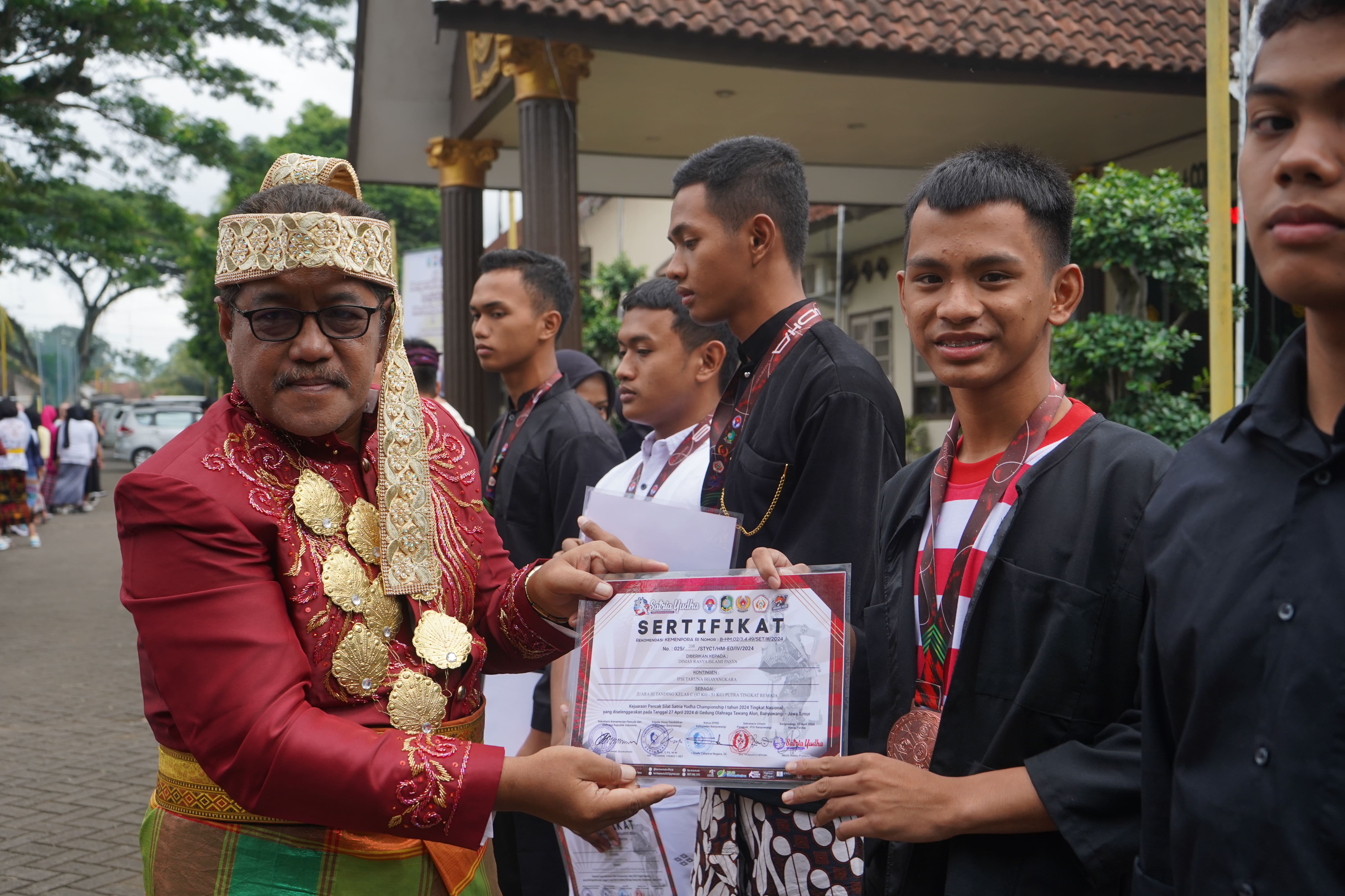 JUARA 3 TANDING KELAS C (47 KG - 51 KG) PUTRA TINGKAT REMAJA PADA KEJUARAAN PENCAK SILAT SATRIA YUDHA CHAMPIONSHIP 1