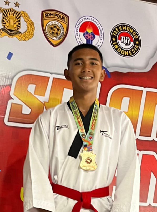 JUARA POOMSAE JUNIOR PUTRA GEUB 1  , KEJUARAAN NASIONAL TAEKWONDO PIALA KAPOLRI 