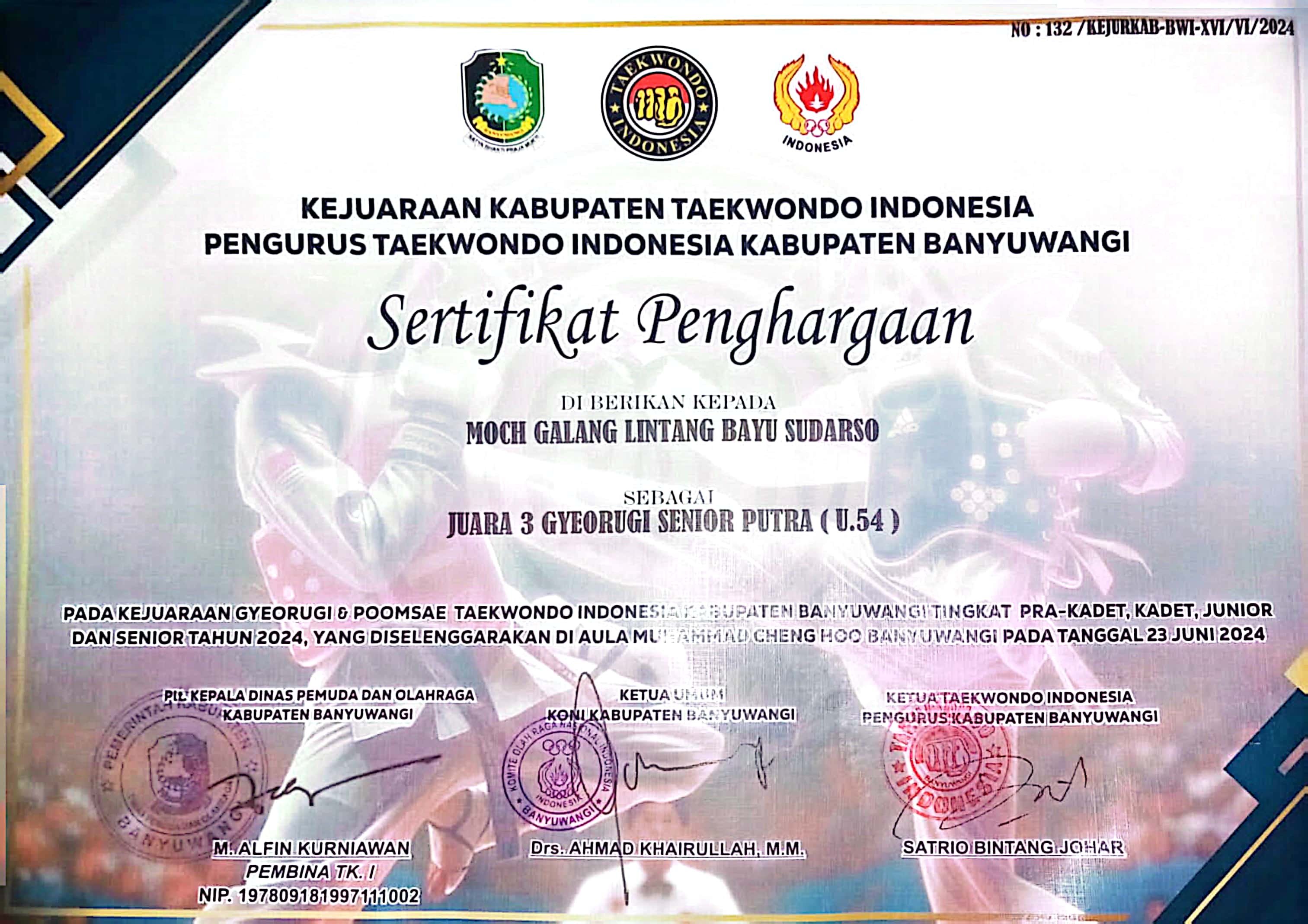 Juara 3 Gyeorugi Senior Putra pada Kejuaraan Gyeorugi & Pomsae Taekwondo Indonesia Kab. Banyuwangi Tingkat Pra. Kadet, Kadet, Junior dan Senior tahun 2024