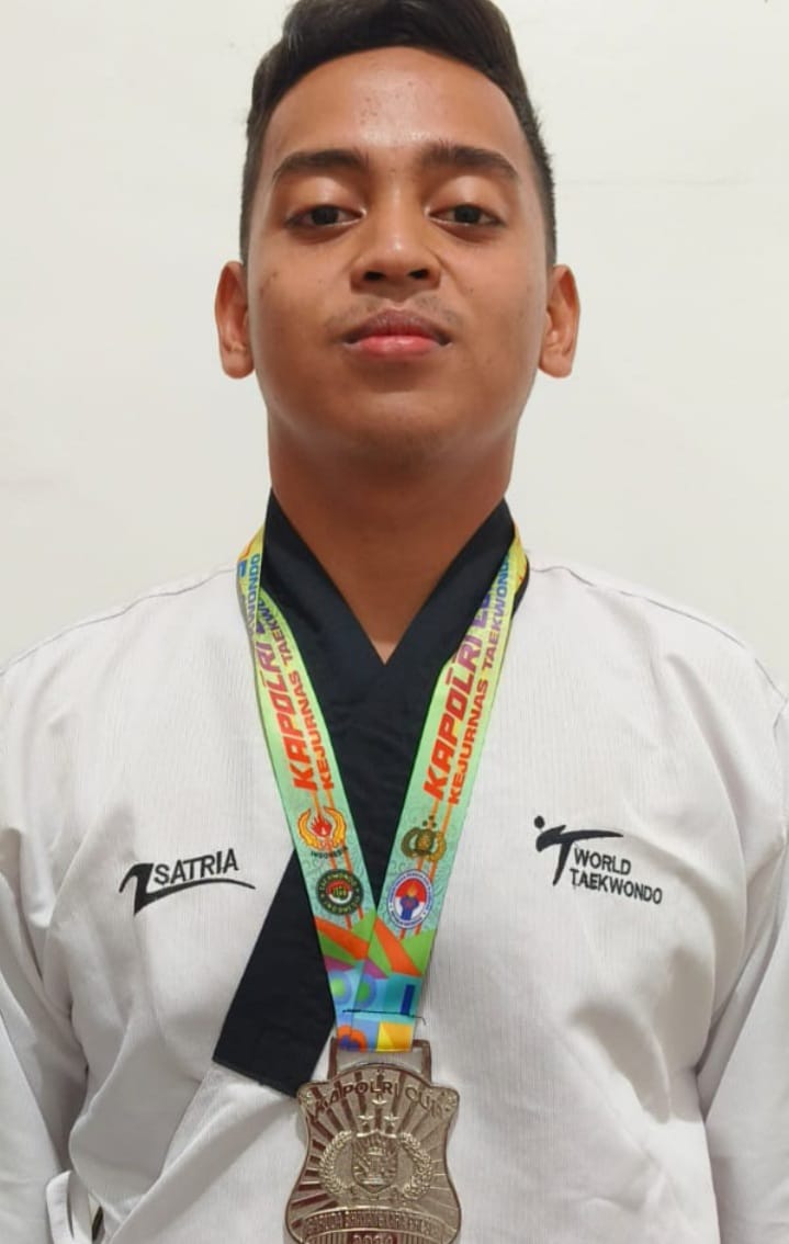 JUARA POOMSAE SENIOR PUTRA GEUB 7  , KEJUARAAN NASIONAL TAEKWONDO PIALA KAPOLRI 