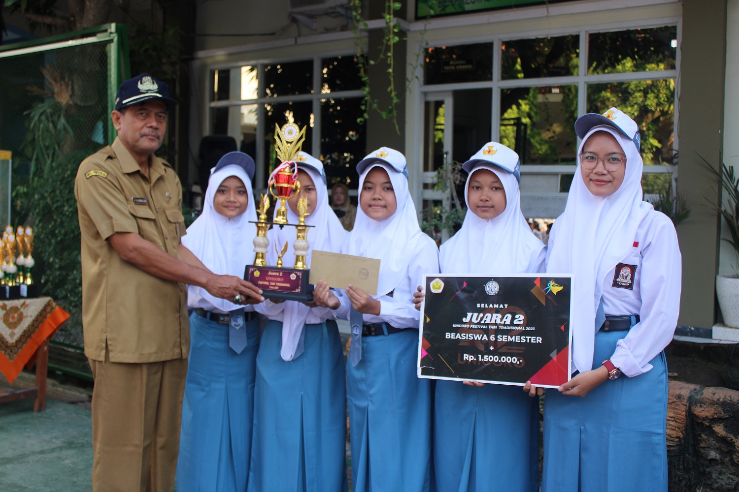 UNIGORO FESTIVAL TARI TRADISIONAL SMA/SMK SEDERAJAT