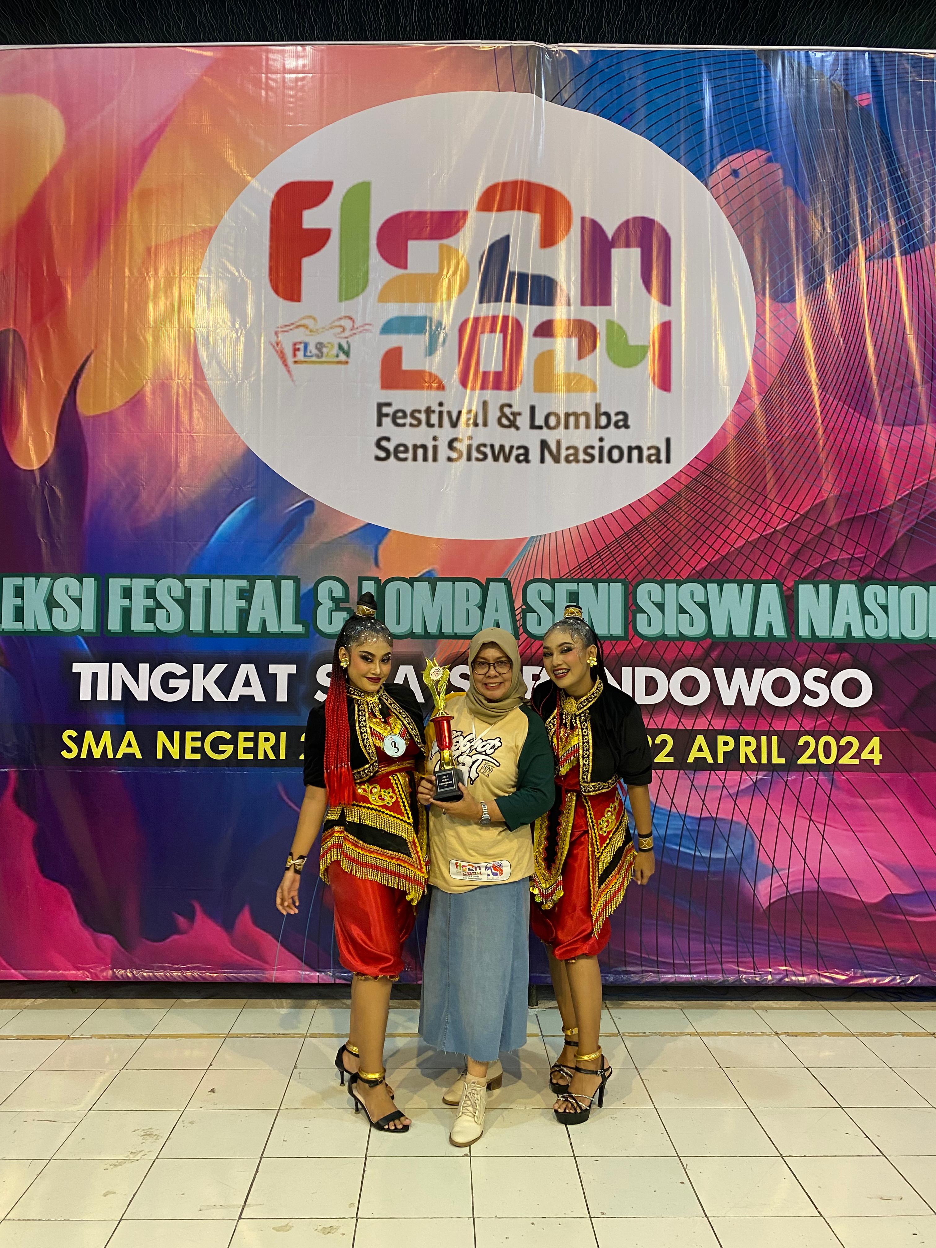 Juara 1 Tari Kreasi dalam Ajang FLS2N