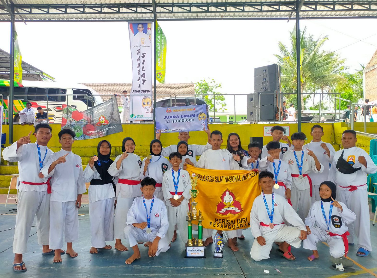 Juara 1 Fight Kelas B Putri