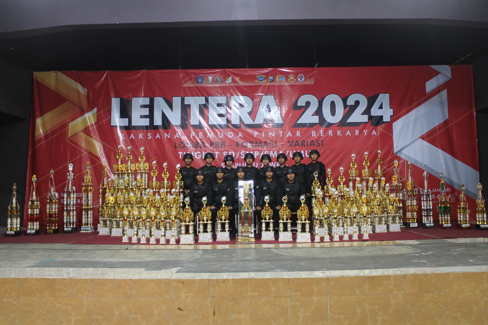 LOMBA KREASI BARIS BERBARIS LENTERA