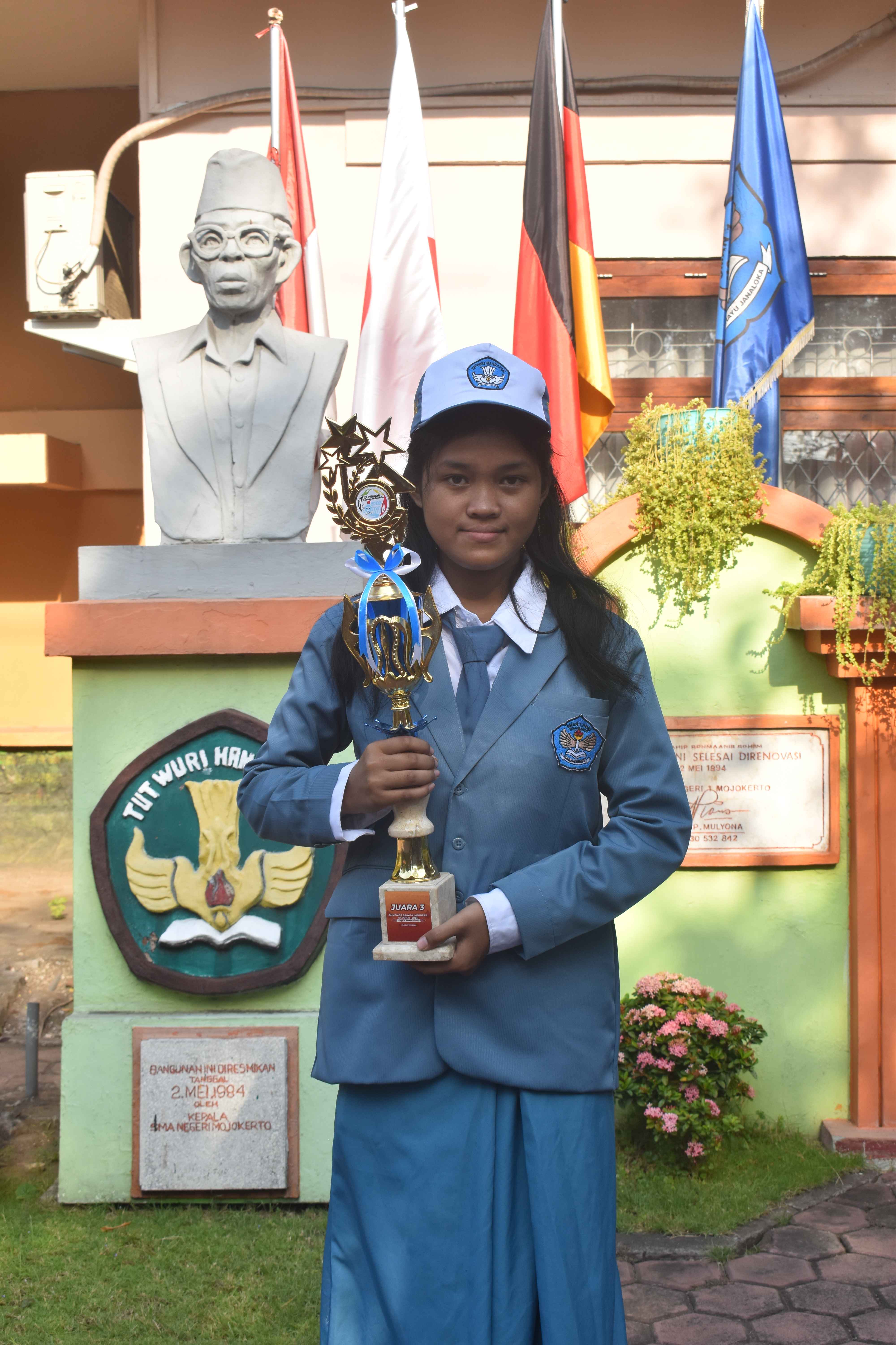 Juara 3 Olimpiade Bahasa Indonesia Tingkat Nasional