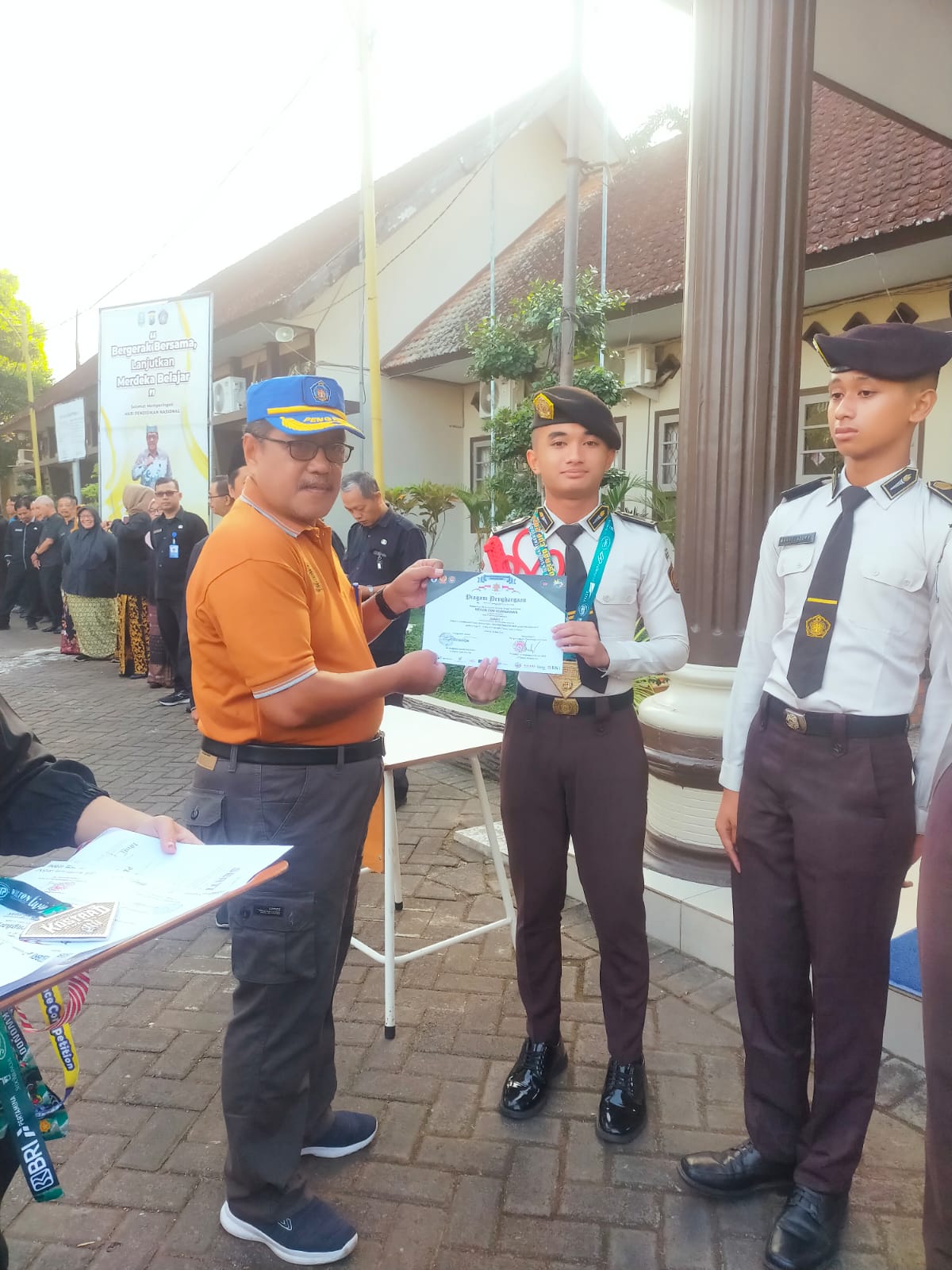 JUARA 1 POOMSAE SENIOR GEUP 3 KEJUARAAN TAEKWONDO INDONESIA MEMPEREBUTKAN PIALA PANGKOSRAD