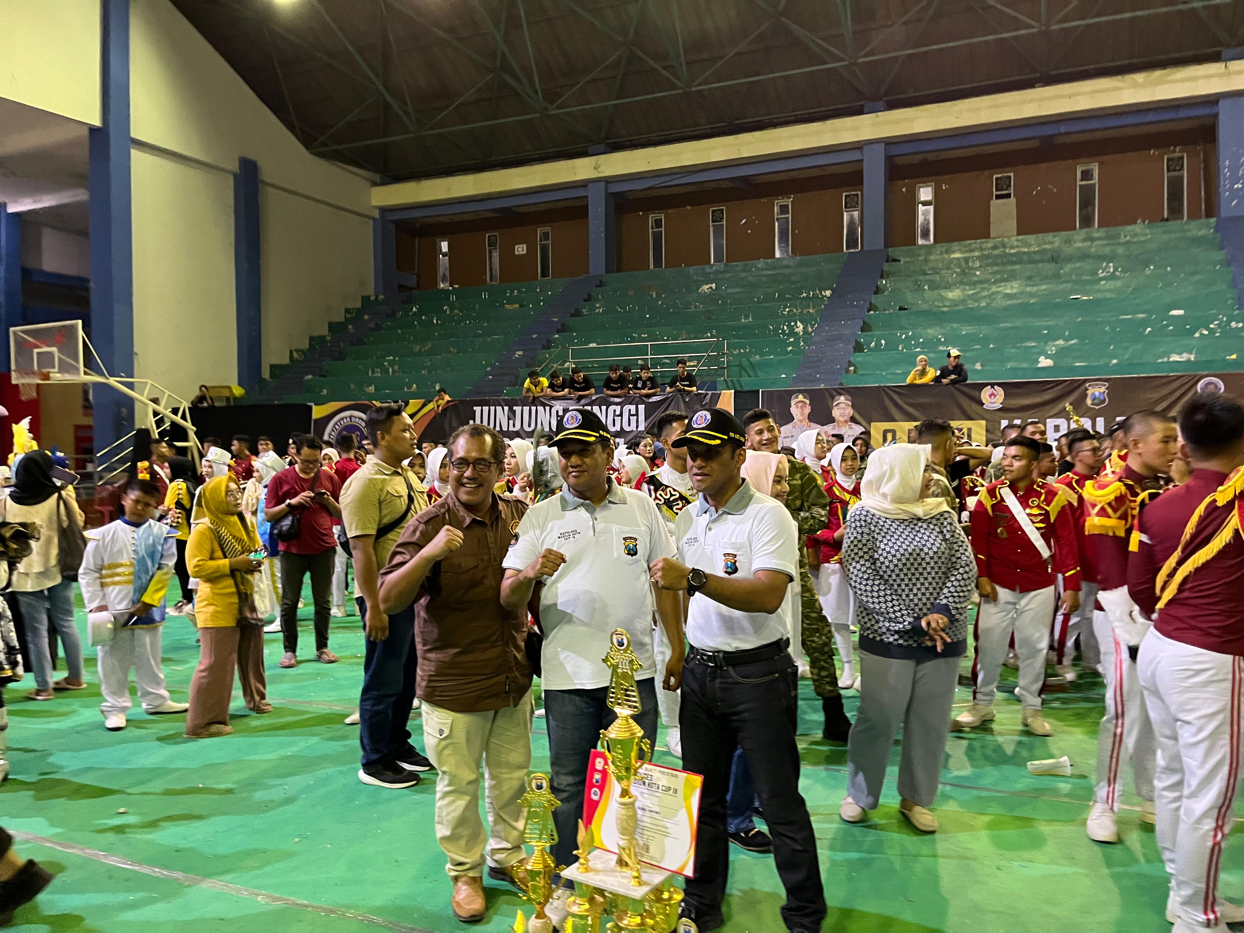 JUARA VISUAL DI TOURNAMEN DRUMBAND KAPOLRES MADIUN CUP IX