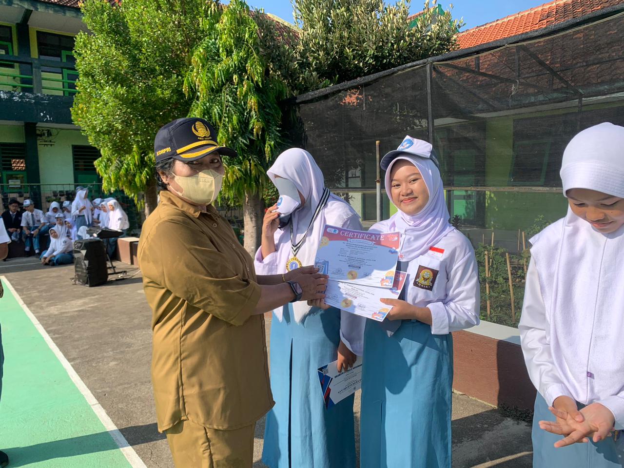 medali emas olimpide B.inggris dan B.indonesia 