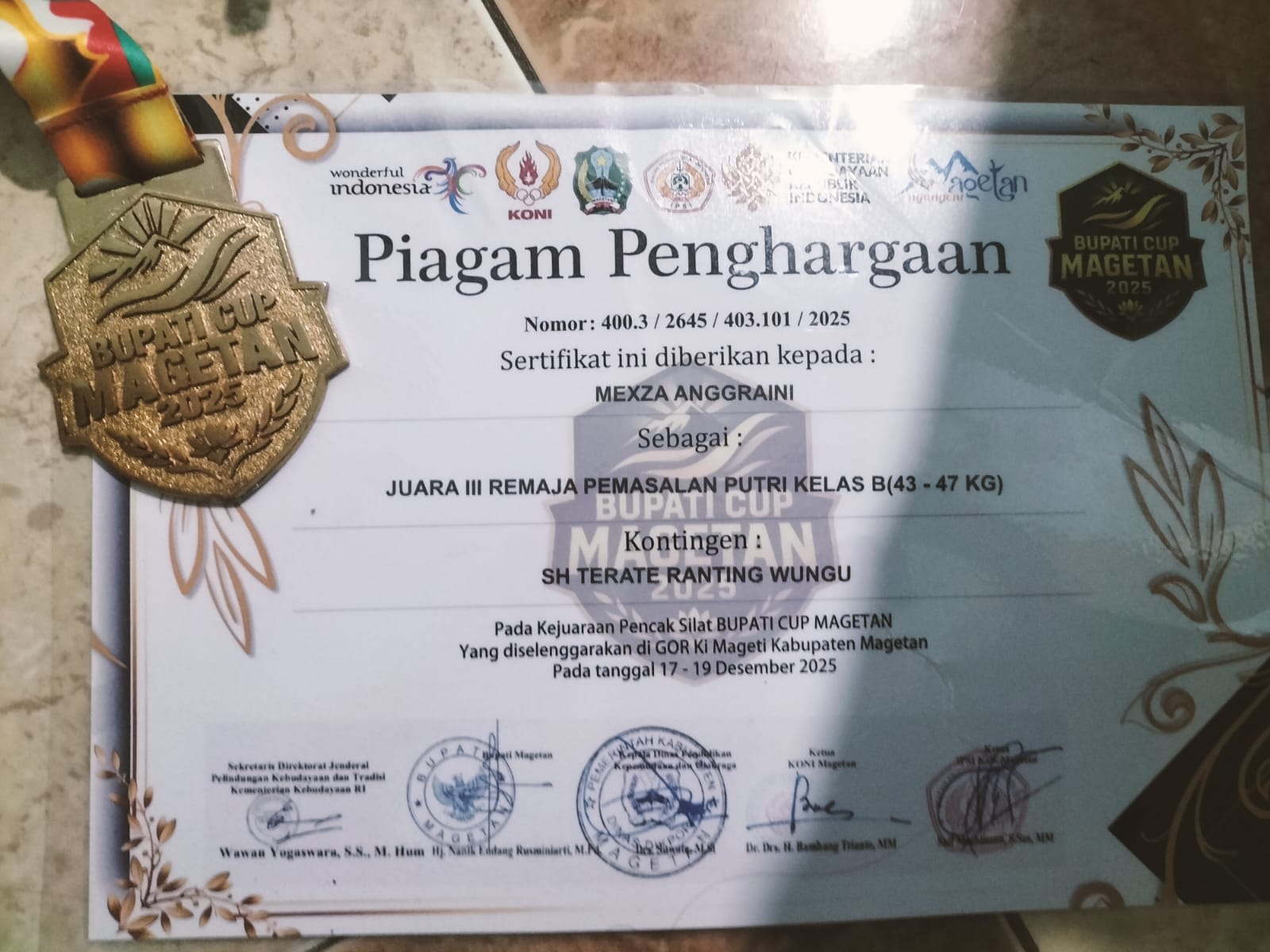 JUARA 3 REMAJA PEMASALAH PUTRI KELAS B (43-47 KG) KEJUARAAN PENCAK SILAT BUPATI CUP MAGETAN