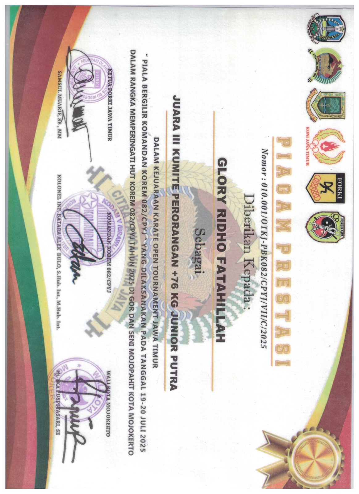 JUARA III KUMITE PERORANGAN +76 Kg JUNIOR PUTRA DALAM KEJUARAAN KARATE OPEN TOURNAMEN JAWA TIMUR