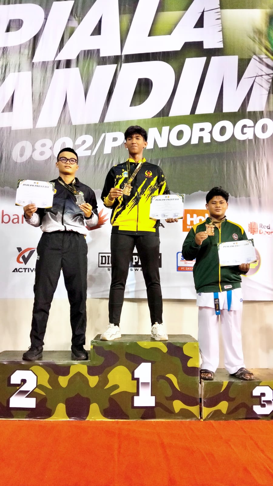 PIALA DANDIM 0802 PONOROGO 